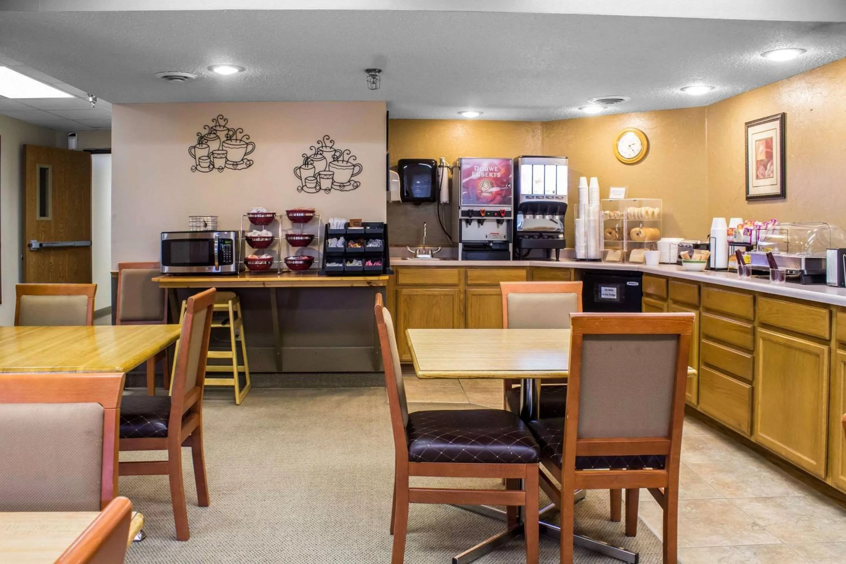 Restaurant/places to eat in Econo Lodge