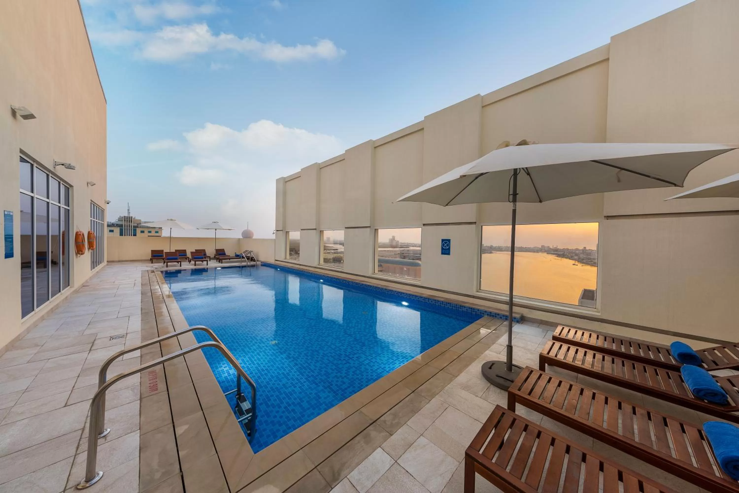 Swimming pool in Citymax Hotel Ras Al Khaimah