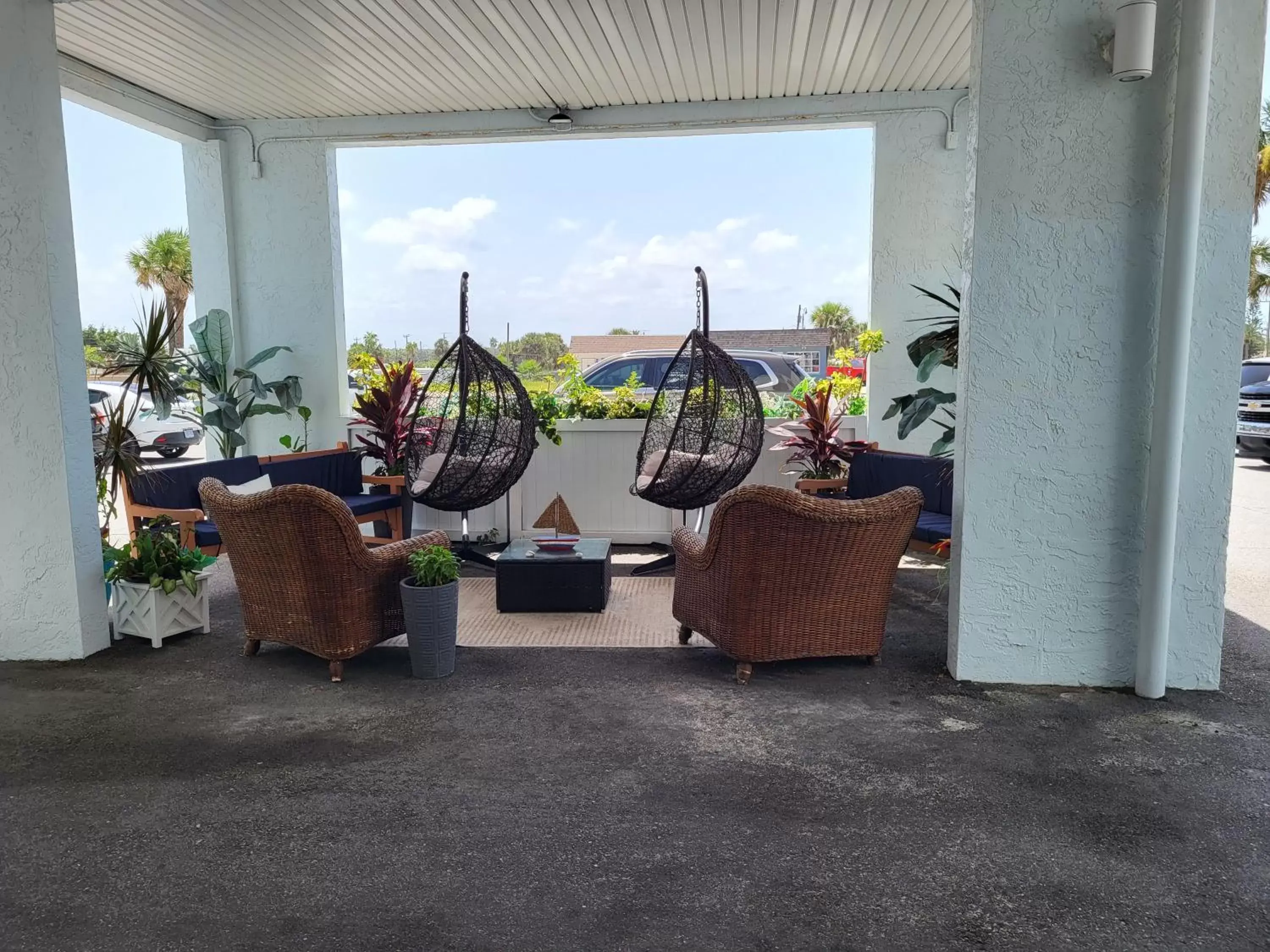 Seating Area in Beachside Hotel - Daytona Beach