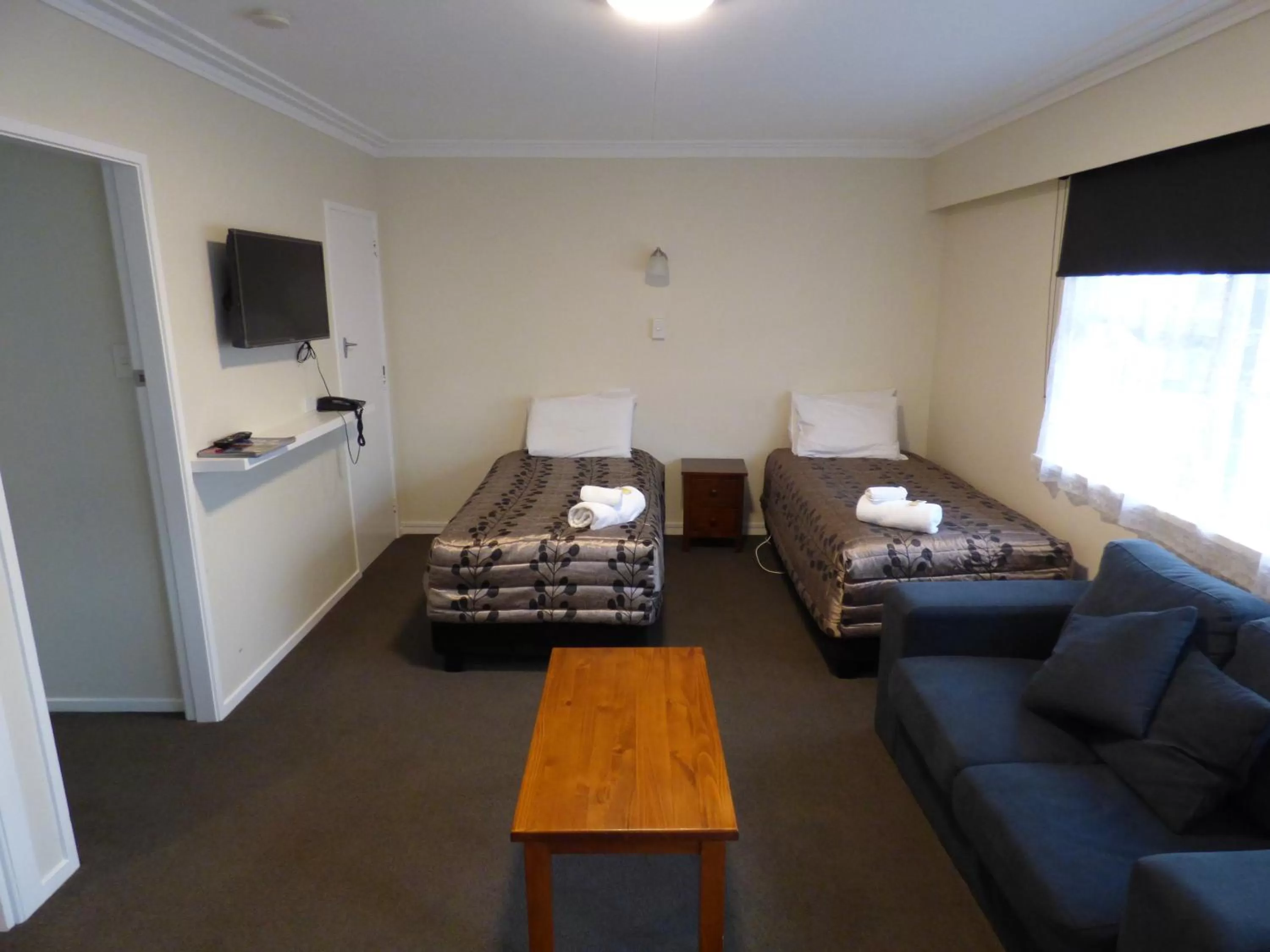 Bed in Sahara Motels