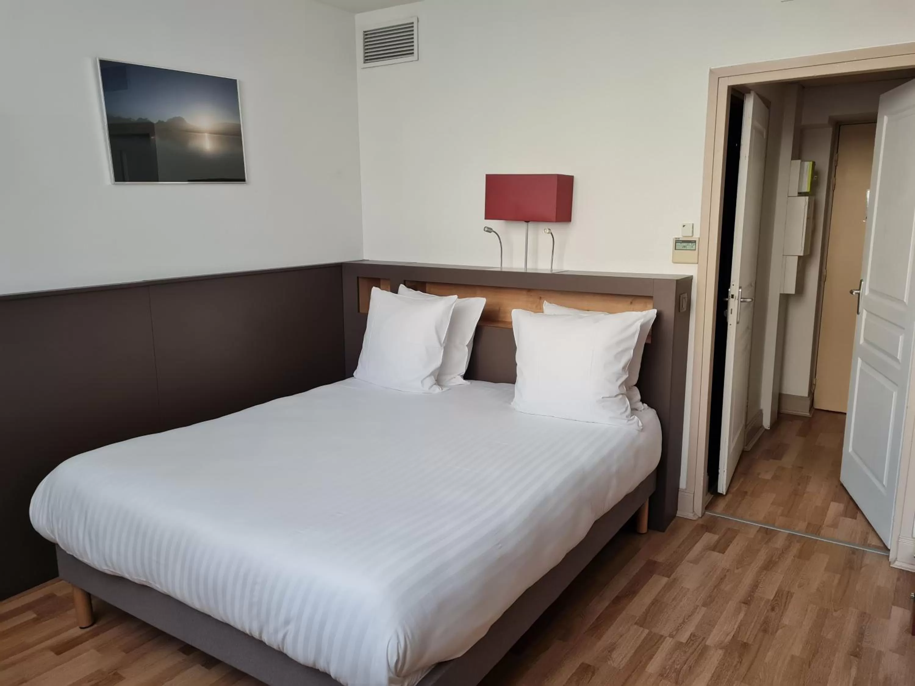 Bed in Apparthotel Privilodges Le Royal