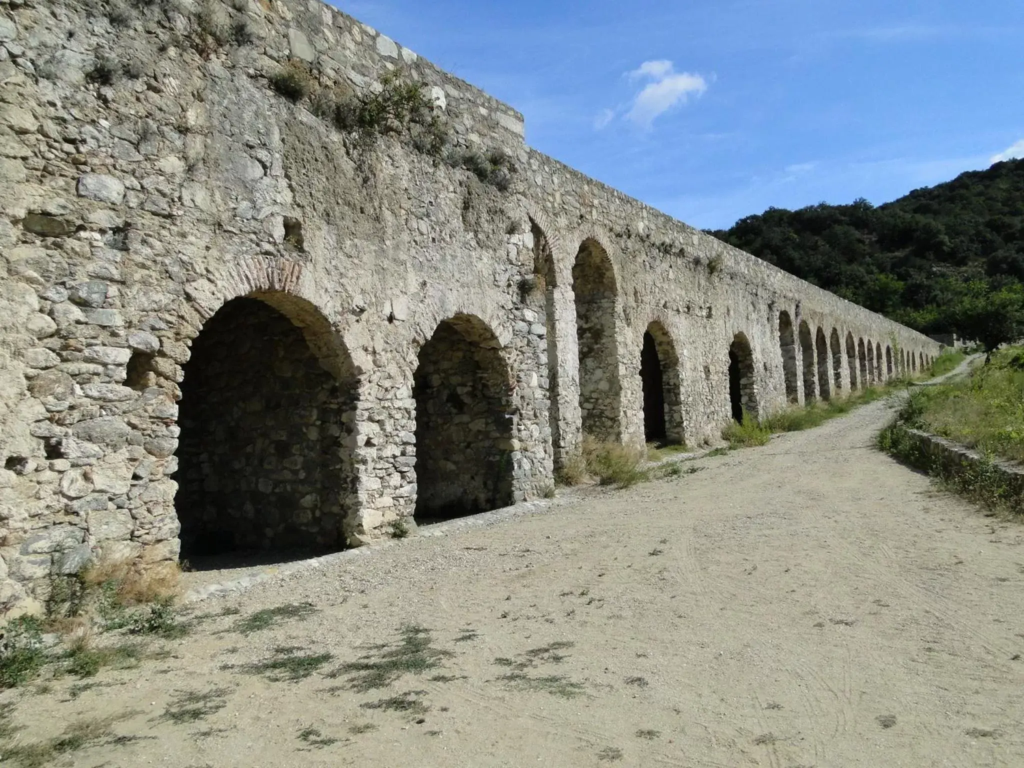 Area and facilities in Hôtel Le Châtelet logis