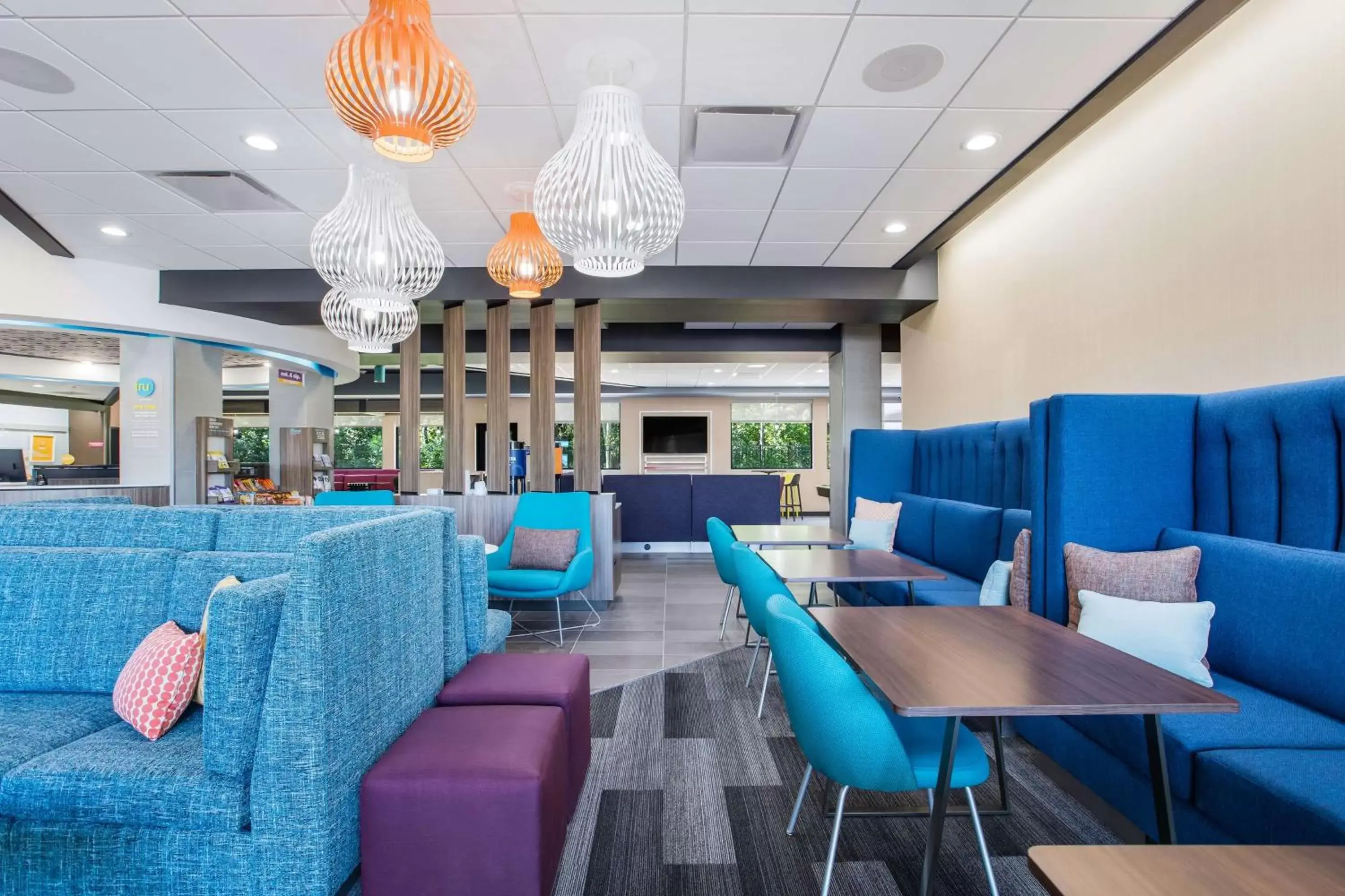 Lobby or reception, Lounge/Bar in Tru By Hilton Saint Joseph
