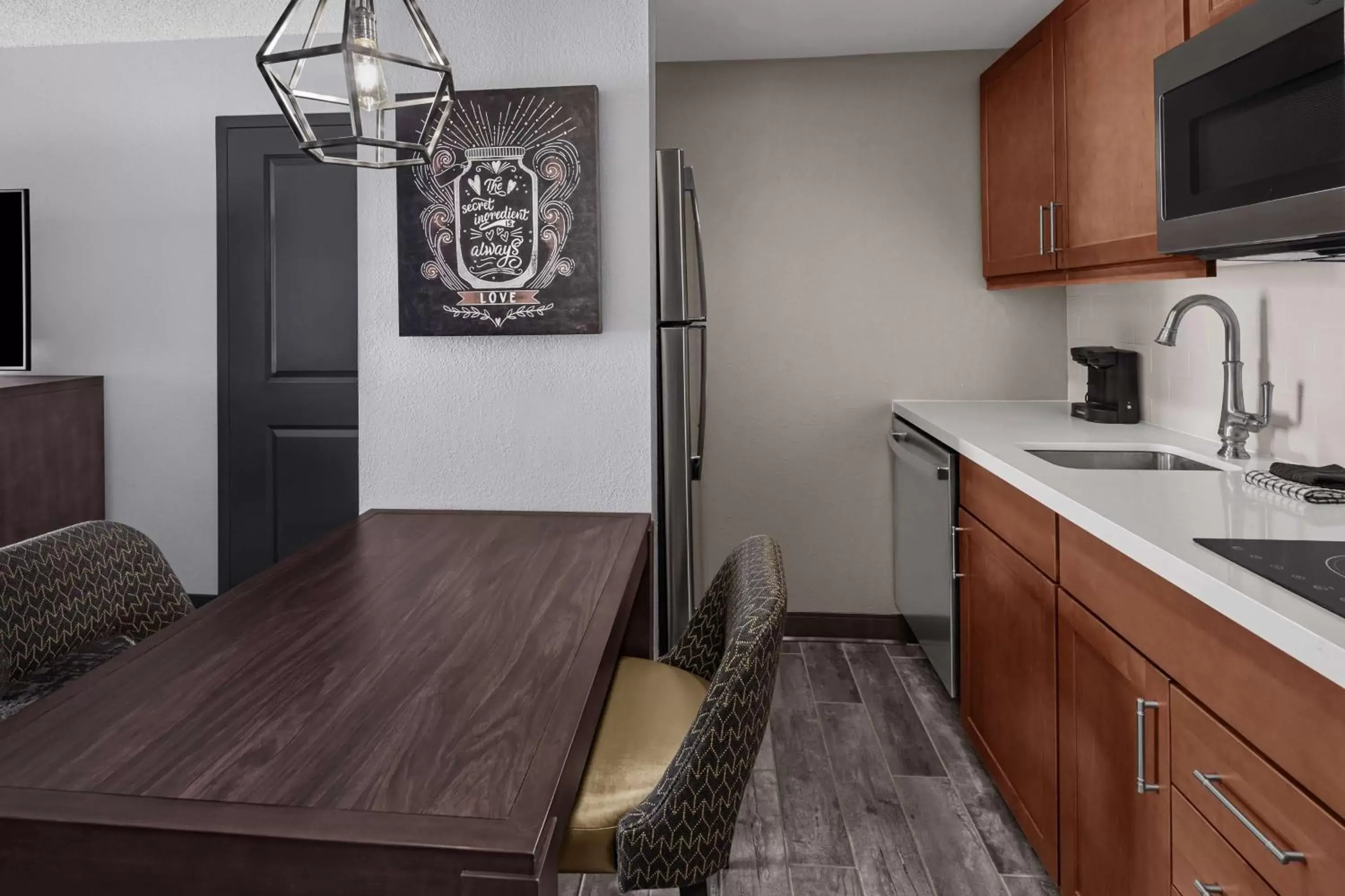 Kitchen or kitchenette, Kitchen/Kitchenette in Homewood Suites by Hilton Orland Park