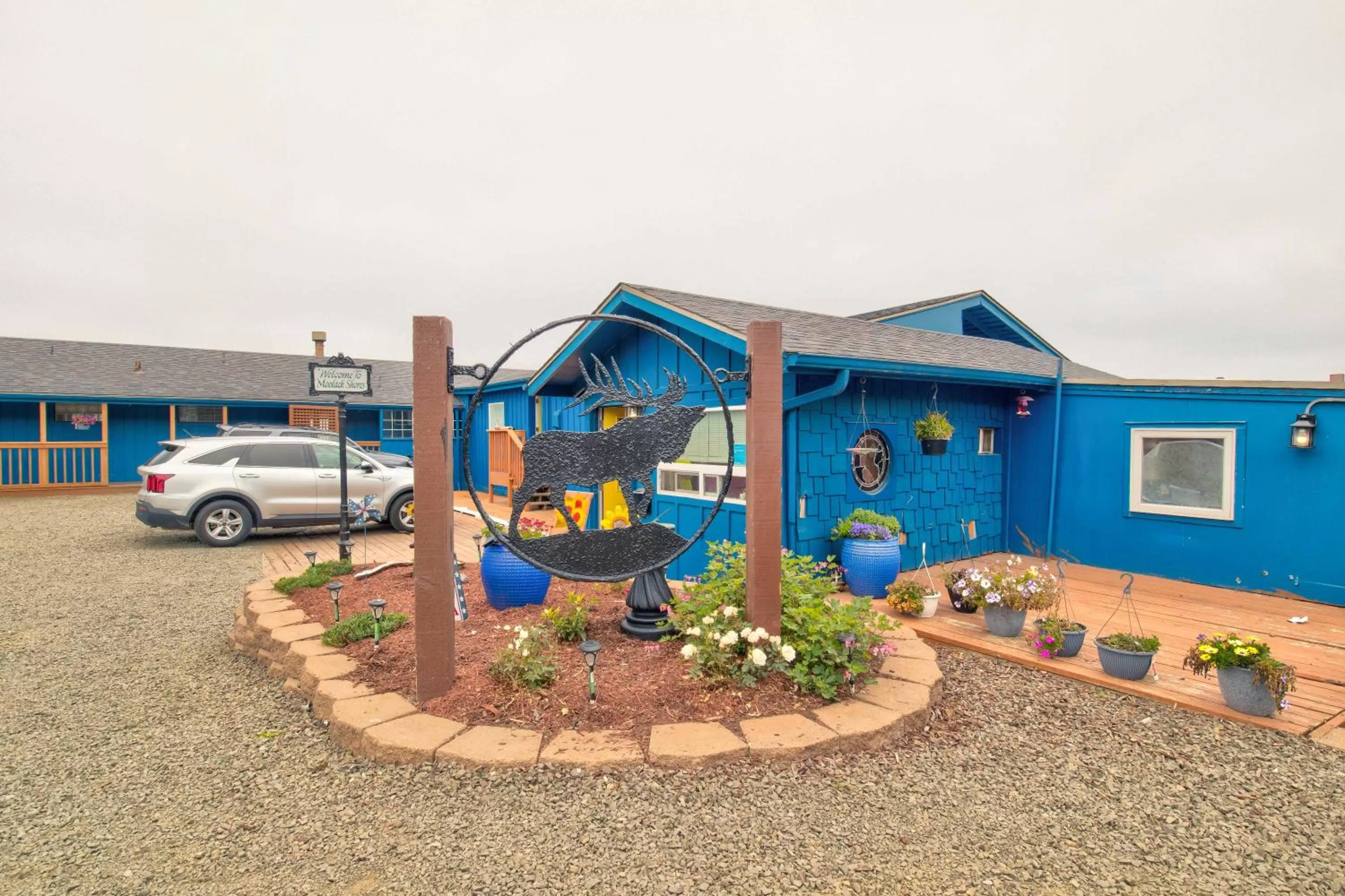 Property building in Moolack Shores Inn