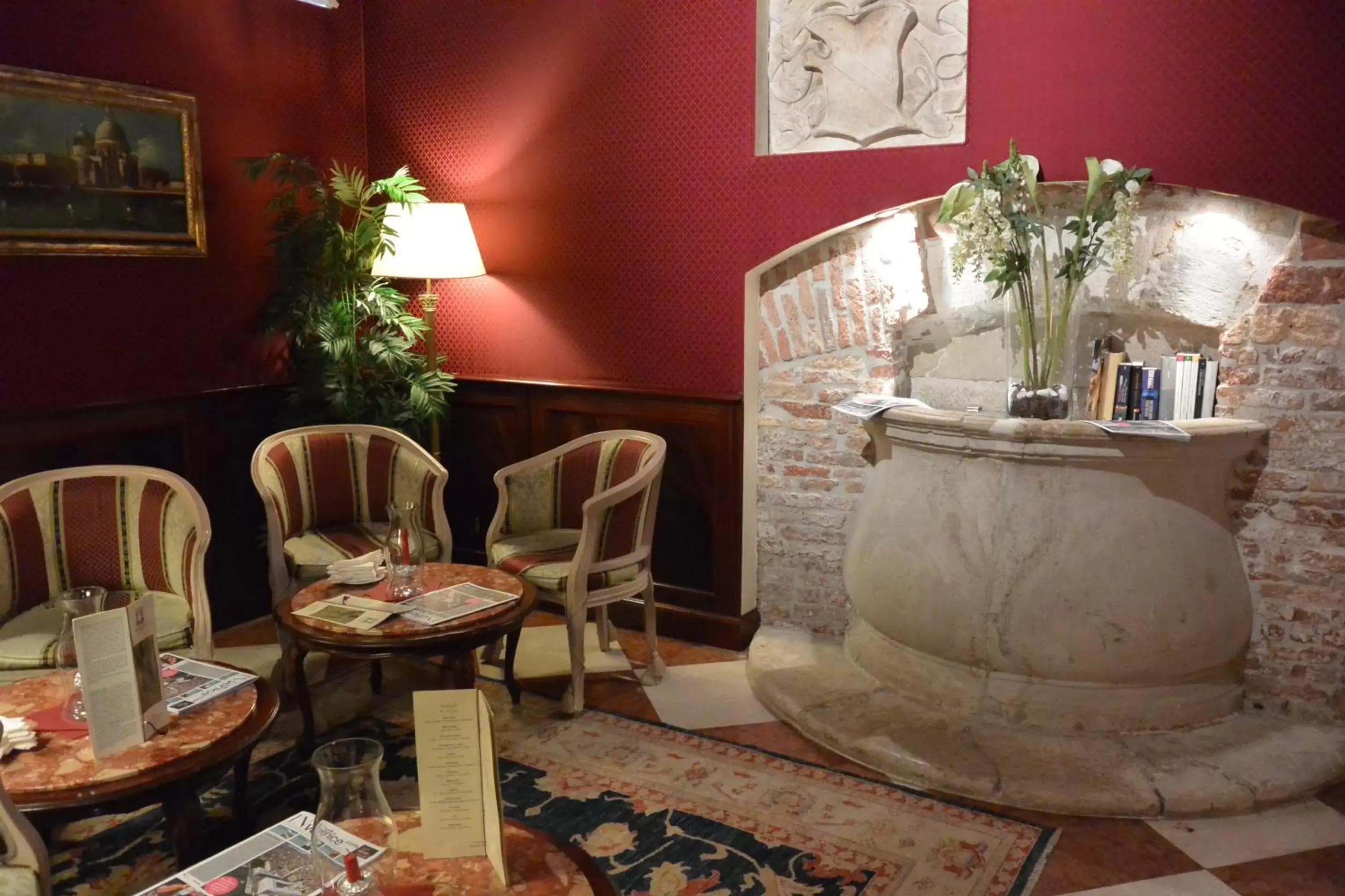 Communal lounge/ TV room, Lounge/Bar in Duodo Palace Hotel