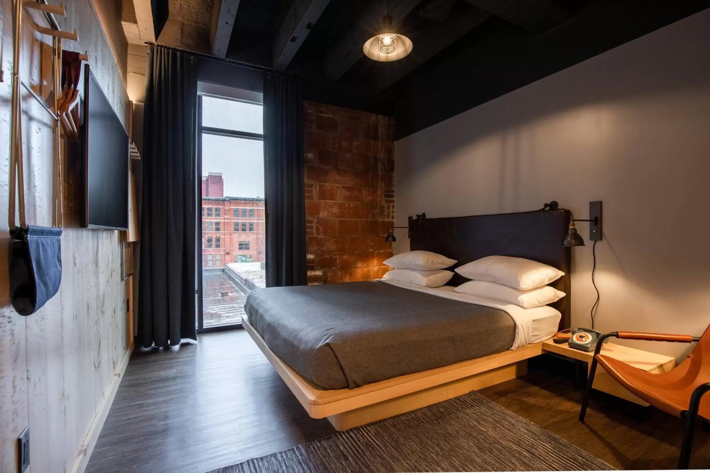 Photo of the whole room, Bed in Moxy Nashville Downtown