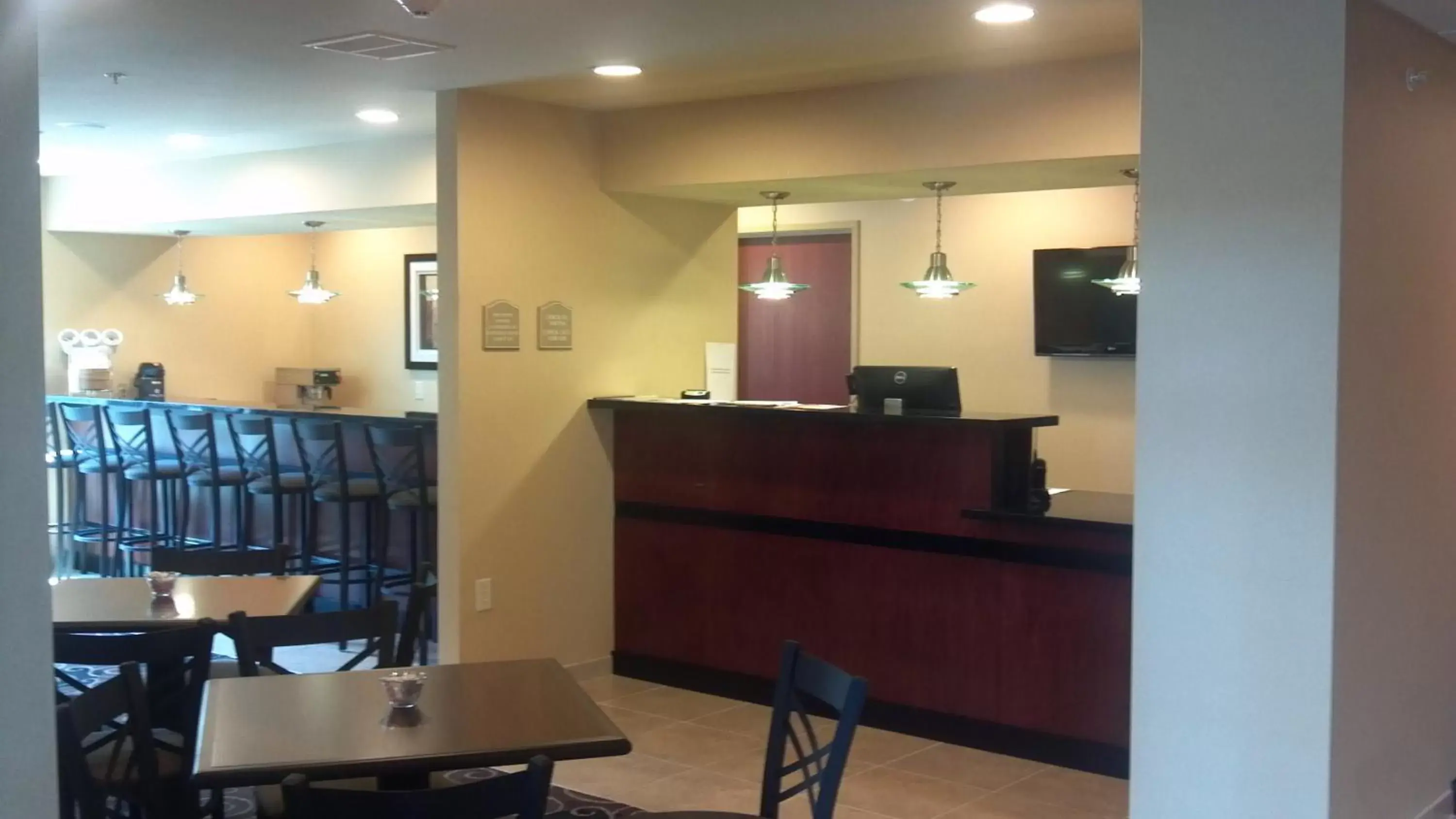 Lobby or reception, Restaurant/Places to Eat in Cobblestone Hotel & Suites - Knoxville
