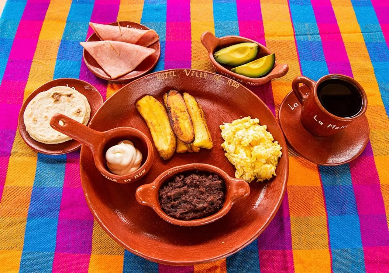 Breakfast in Hotel de Campo Villa de Ada