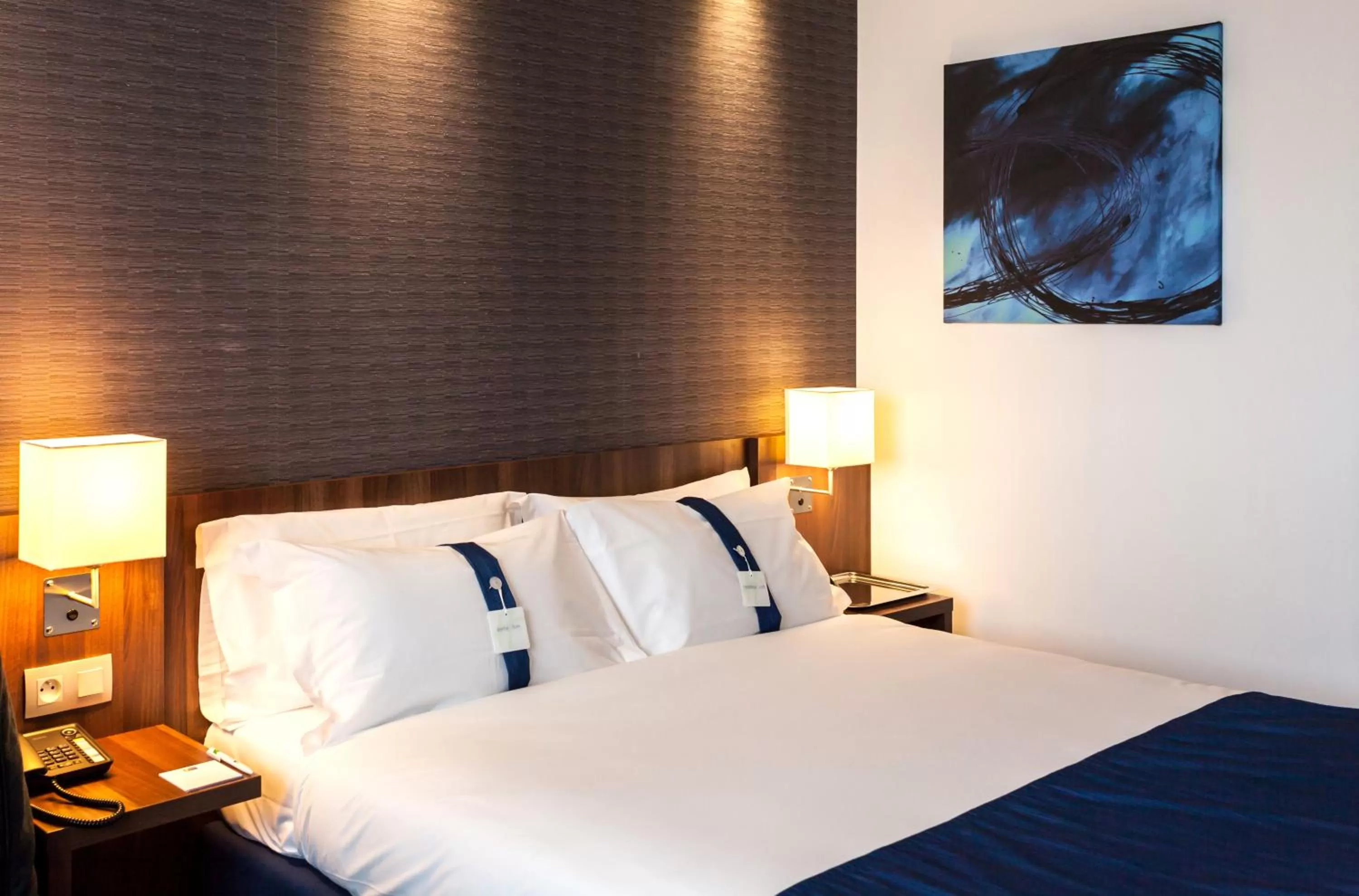 Bed in Holiday Inn Express Montpellier - Odysseum by IHG