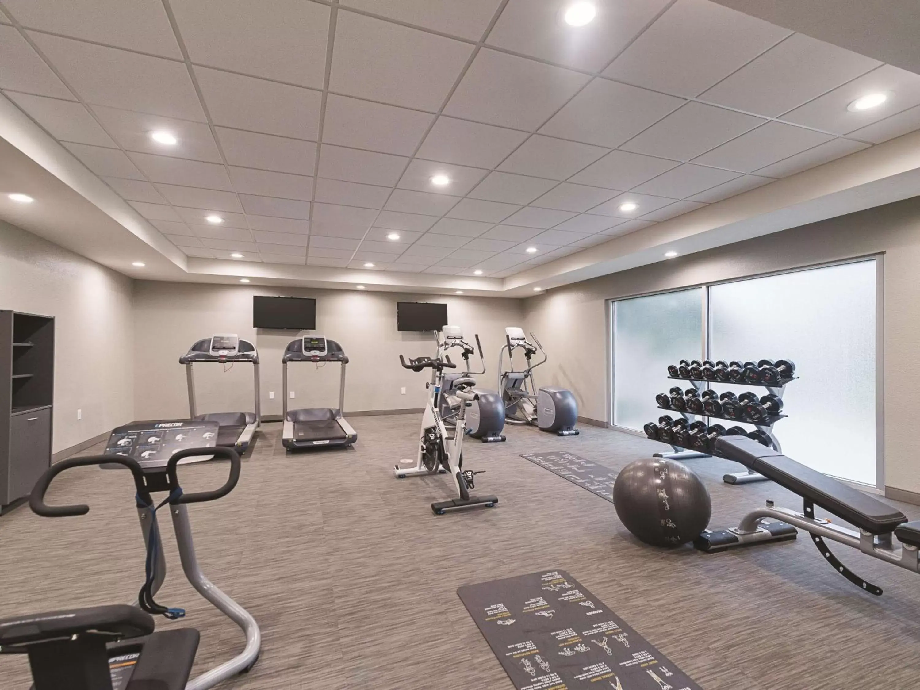 Fitness centre/facilities, Fitness Center/Facilities in La Quinta by Wyndham Oklahoma City - NW Expwy