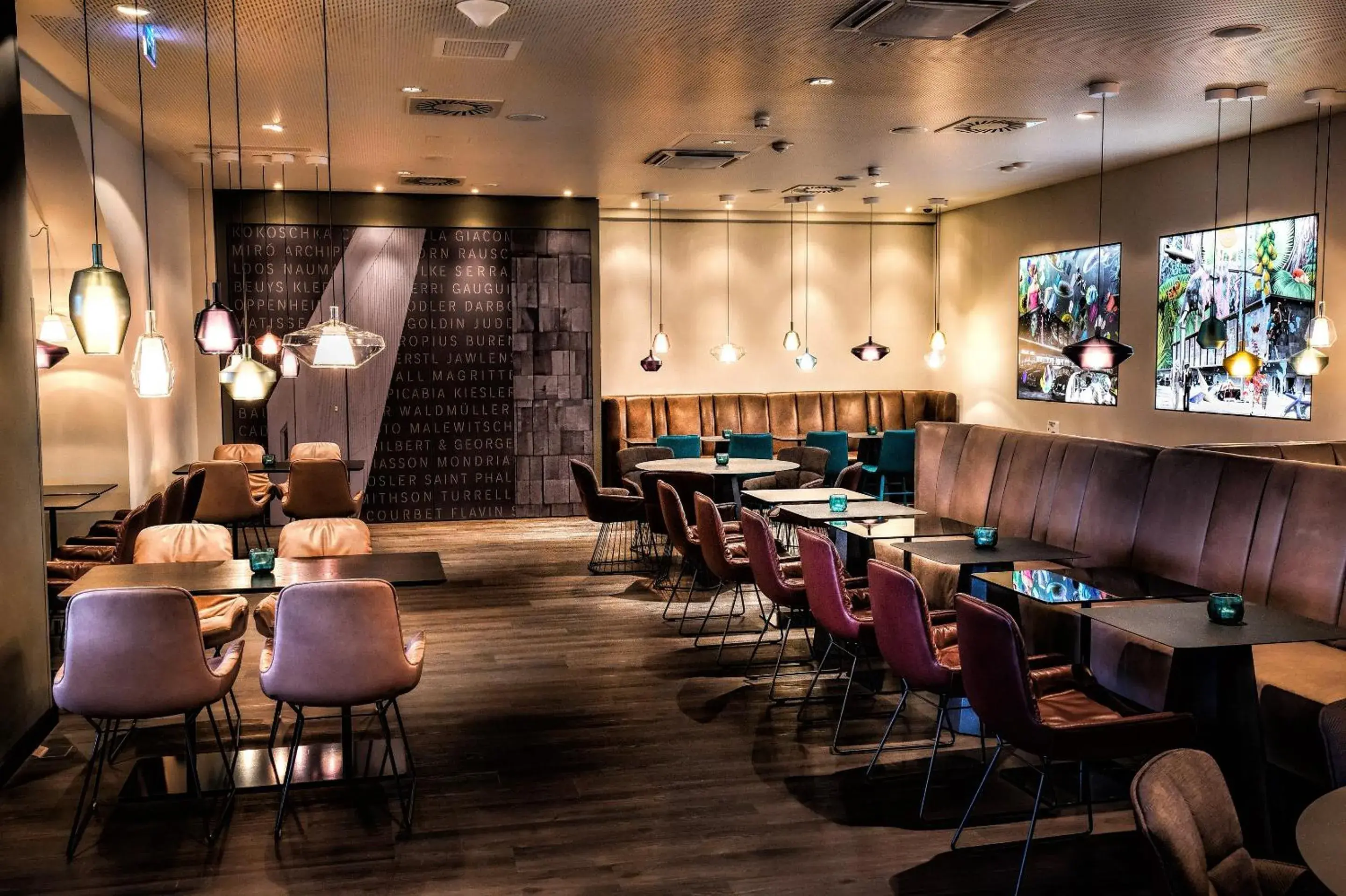 Lounge or bar, Restaurant/Places to Eat in Motel One Wien Westbahnhof