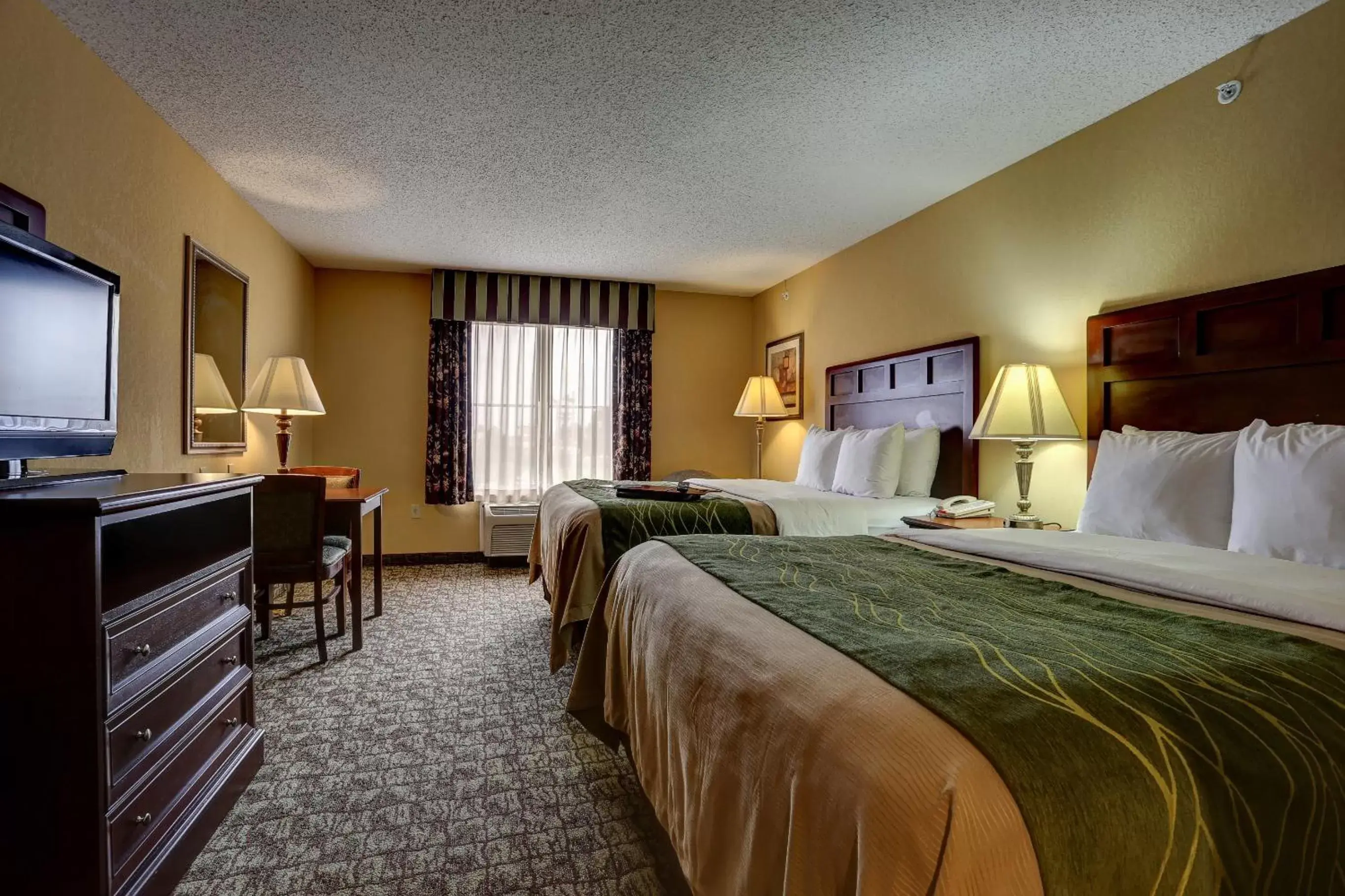 Queen Room with Two Queen Beds - Non-Smoking in Comfort Inn & Suites Blytheville