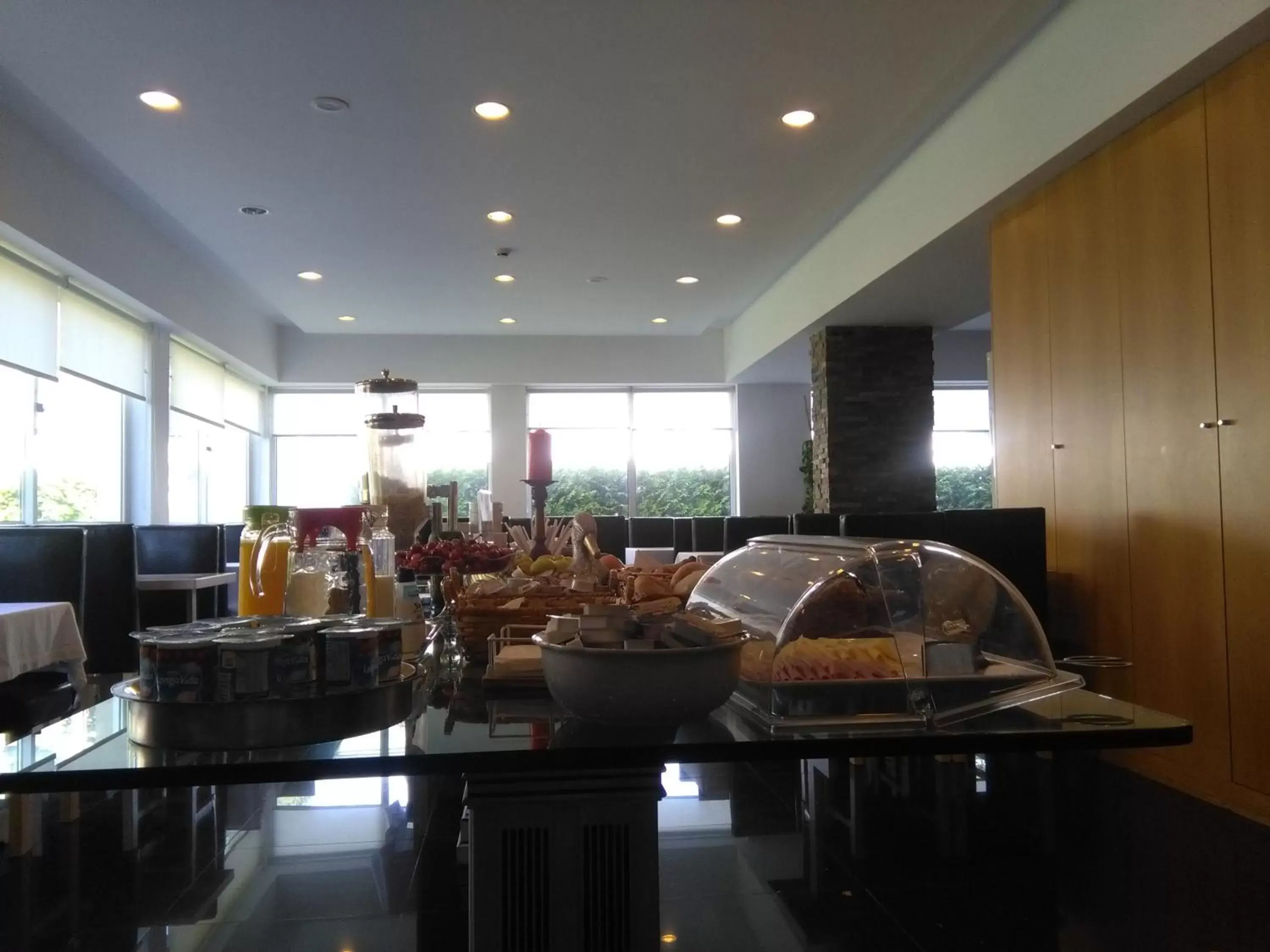 Buffet breakfast in Hotel Columbano