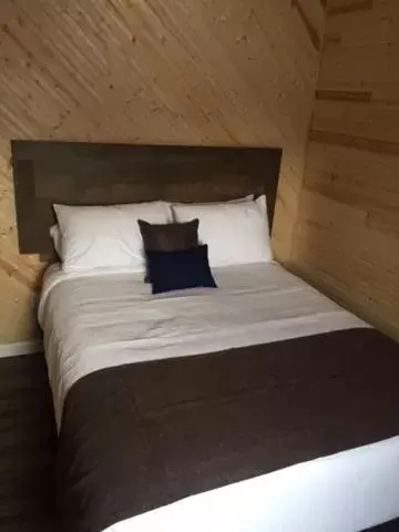 Bed in The Southern Port Hotel & Chalets