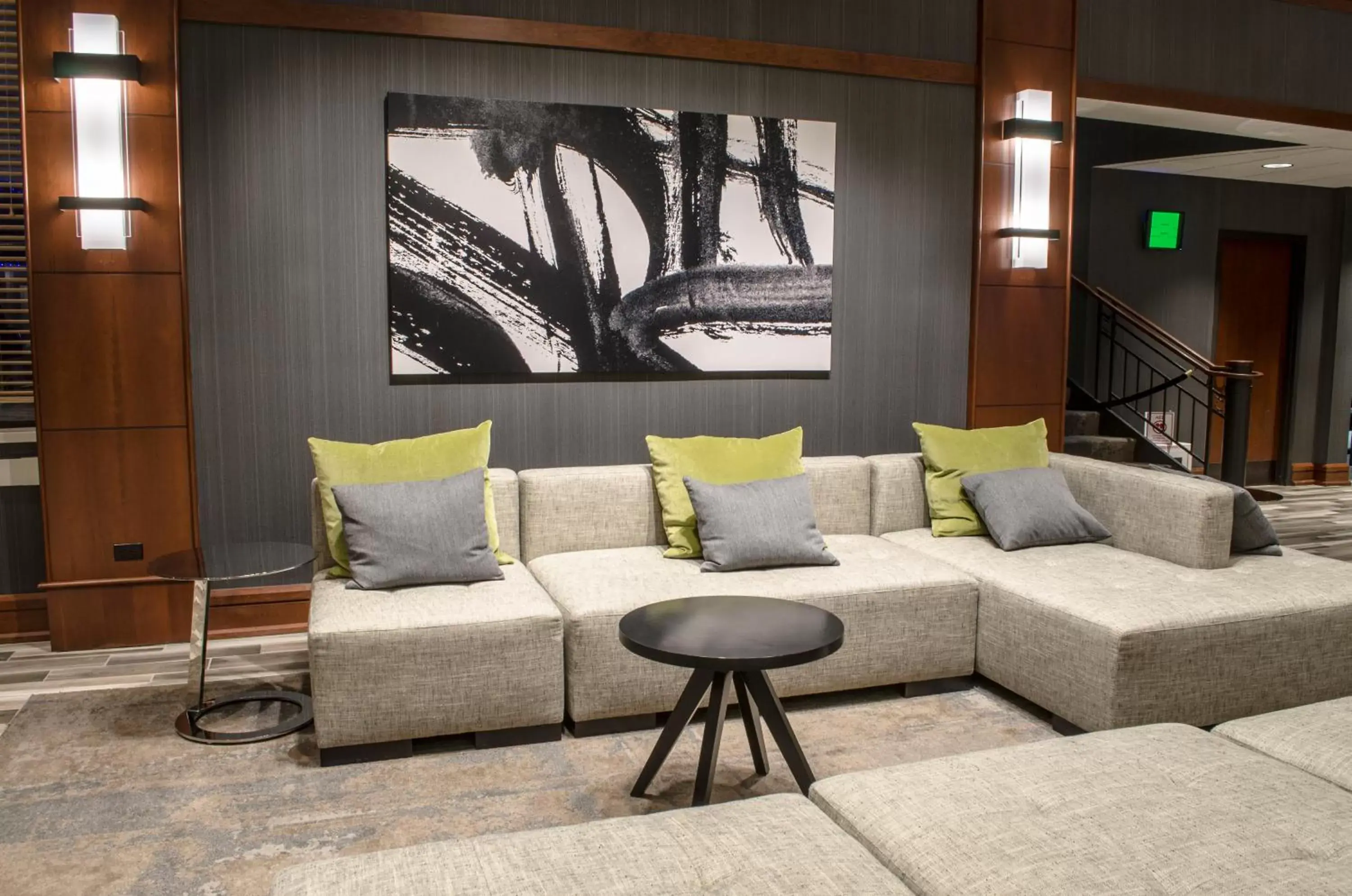 Lobby or reception, Seating Area in Holiday Inn Fargo, an IHG Hotel