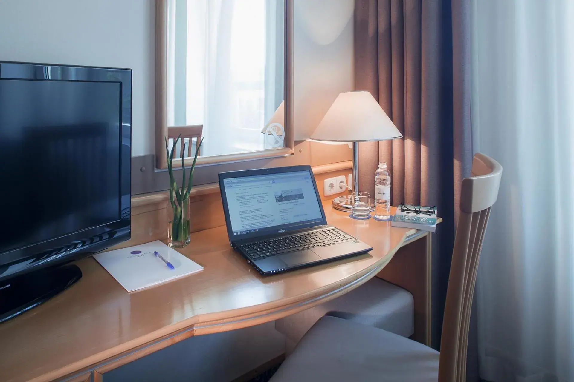 Business facilities, Bed in Hotel Paka Business facilities, Bed in Hotel Paka