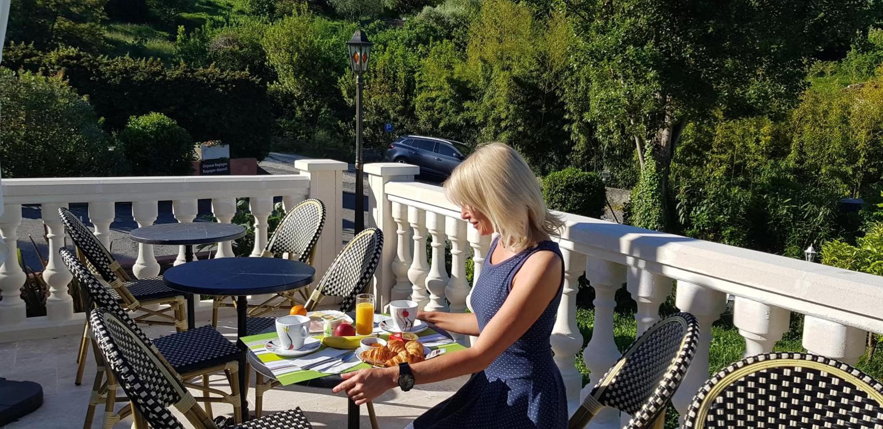 People in Les Bastides Saint Paul