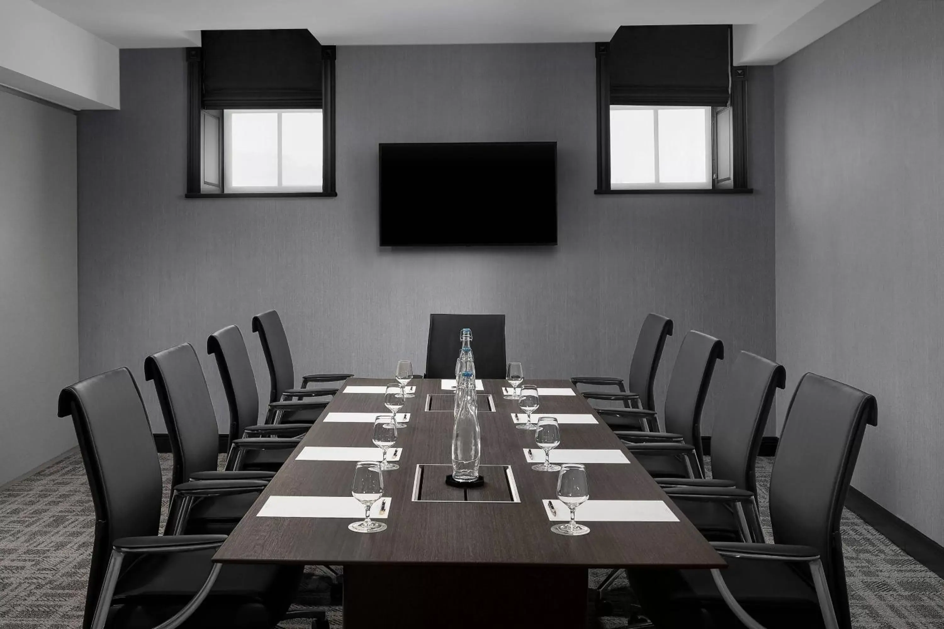 Meeting/conference room in The Lytle Park Hotel, Autograph Collection
