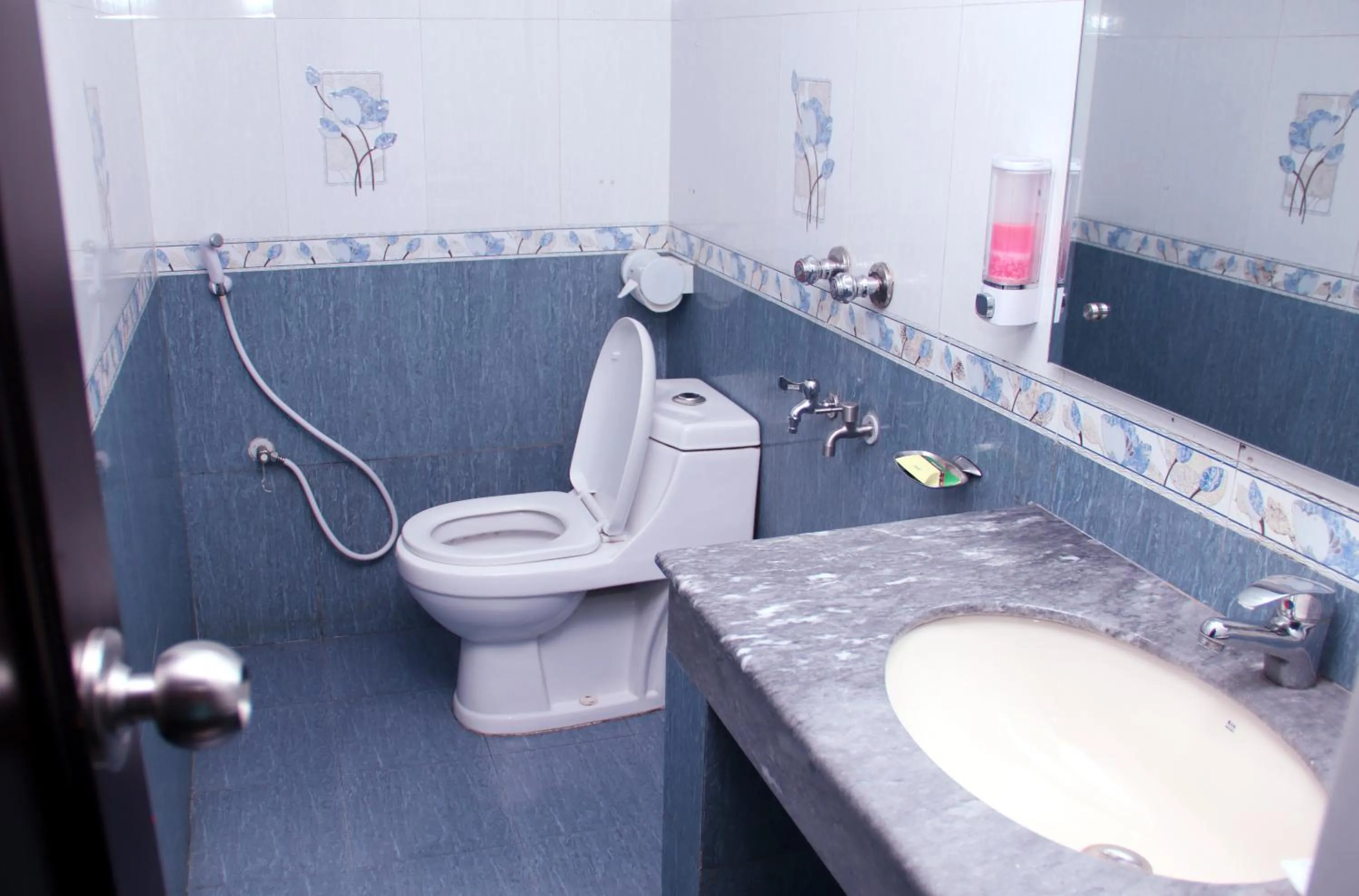 Toilet in Hotel Valley Garden - Sylhet