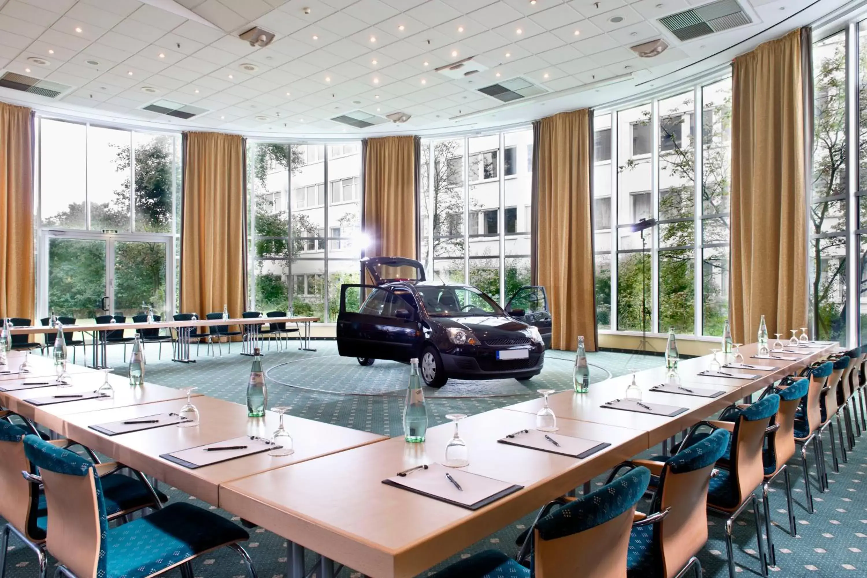 Business facilities, View in Wyndham Hannover Atrium