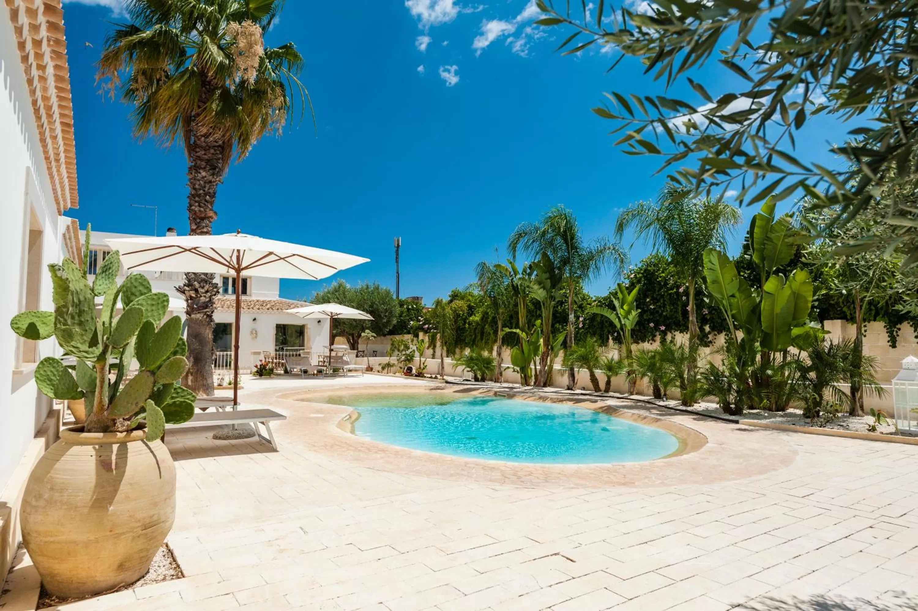 Swimming Pool in Abbèntu B&B