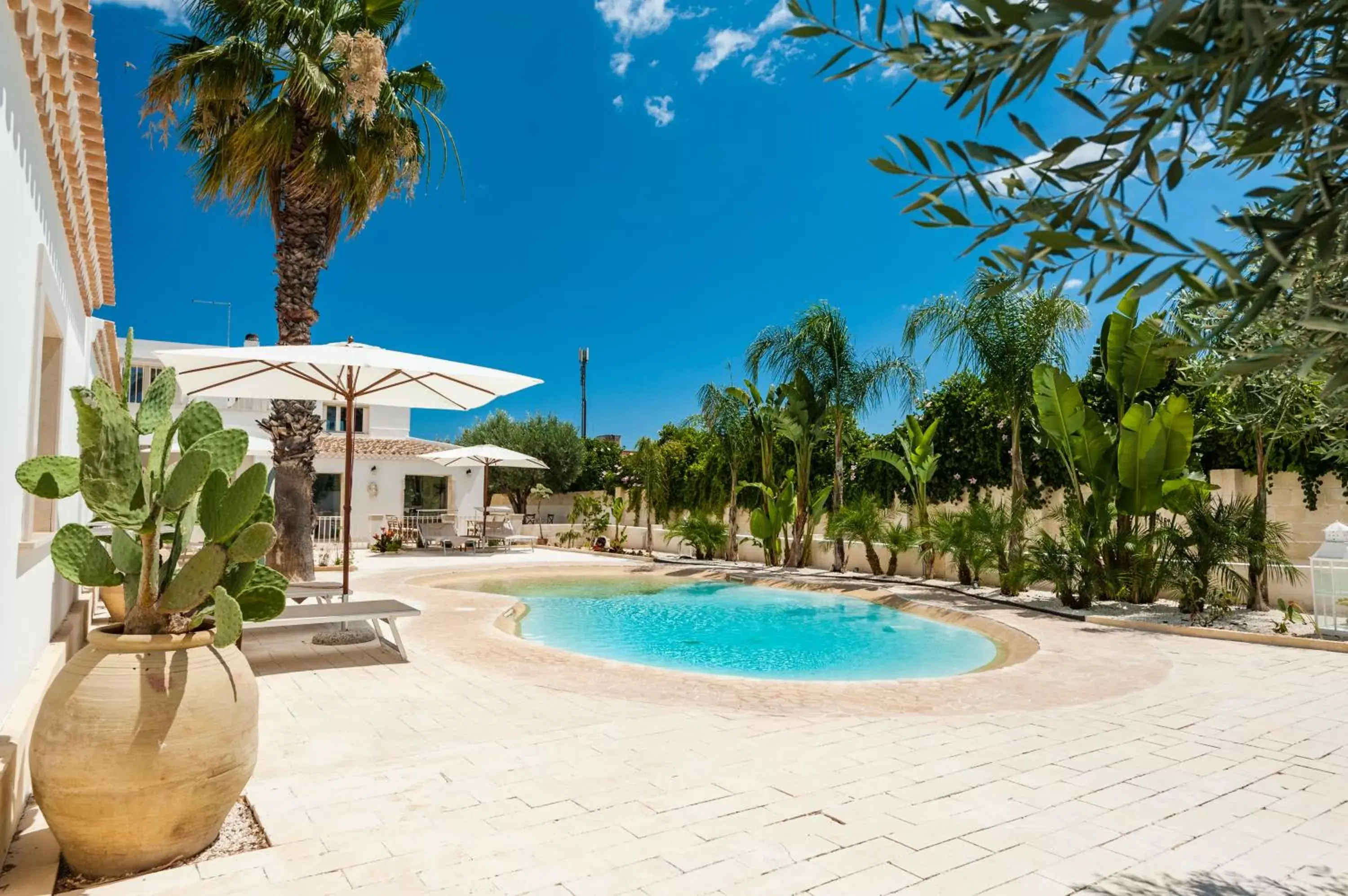 Swimming Pool in Abbèntu B&B