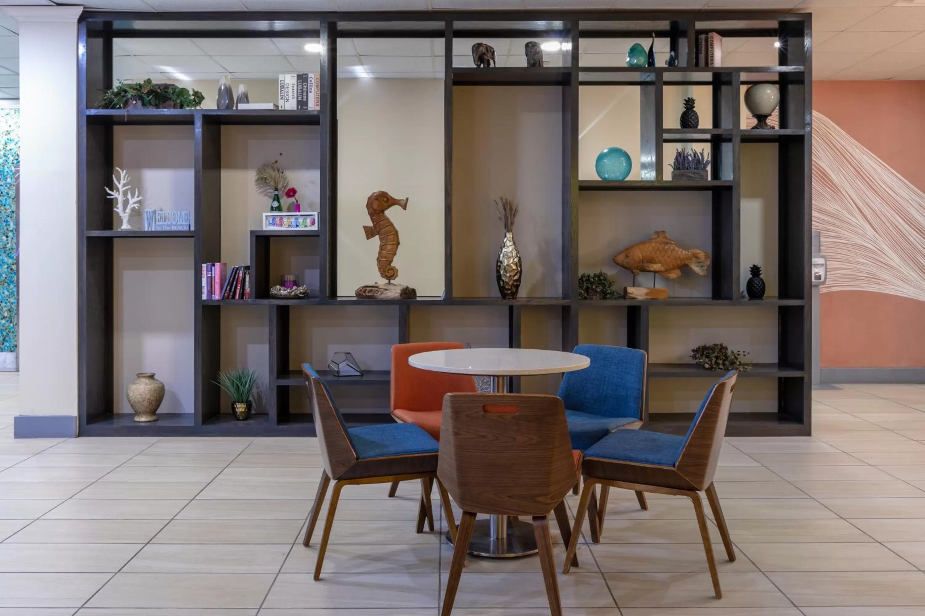 Seating area in Wyndham Corpus Christi Resort North Padre Island