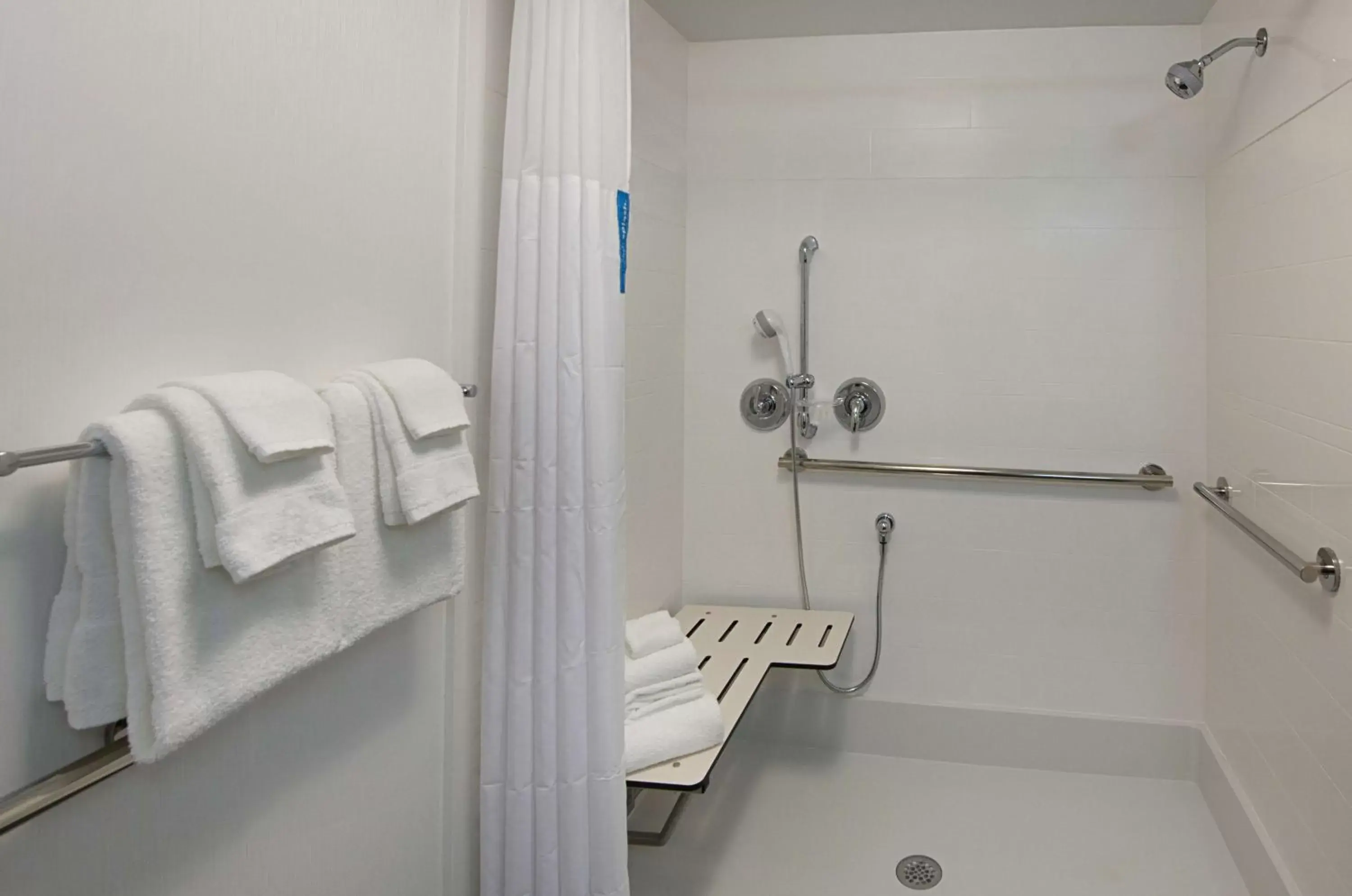 Bathroom in Hampton Inn By Hilton Covington VA