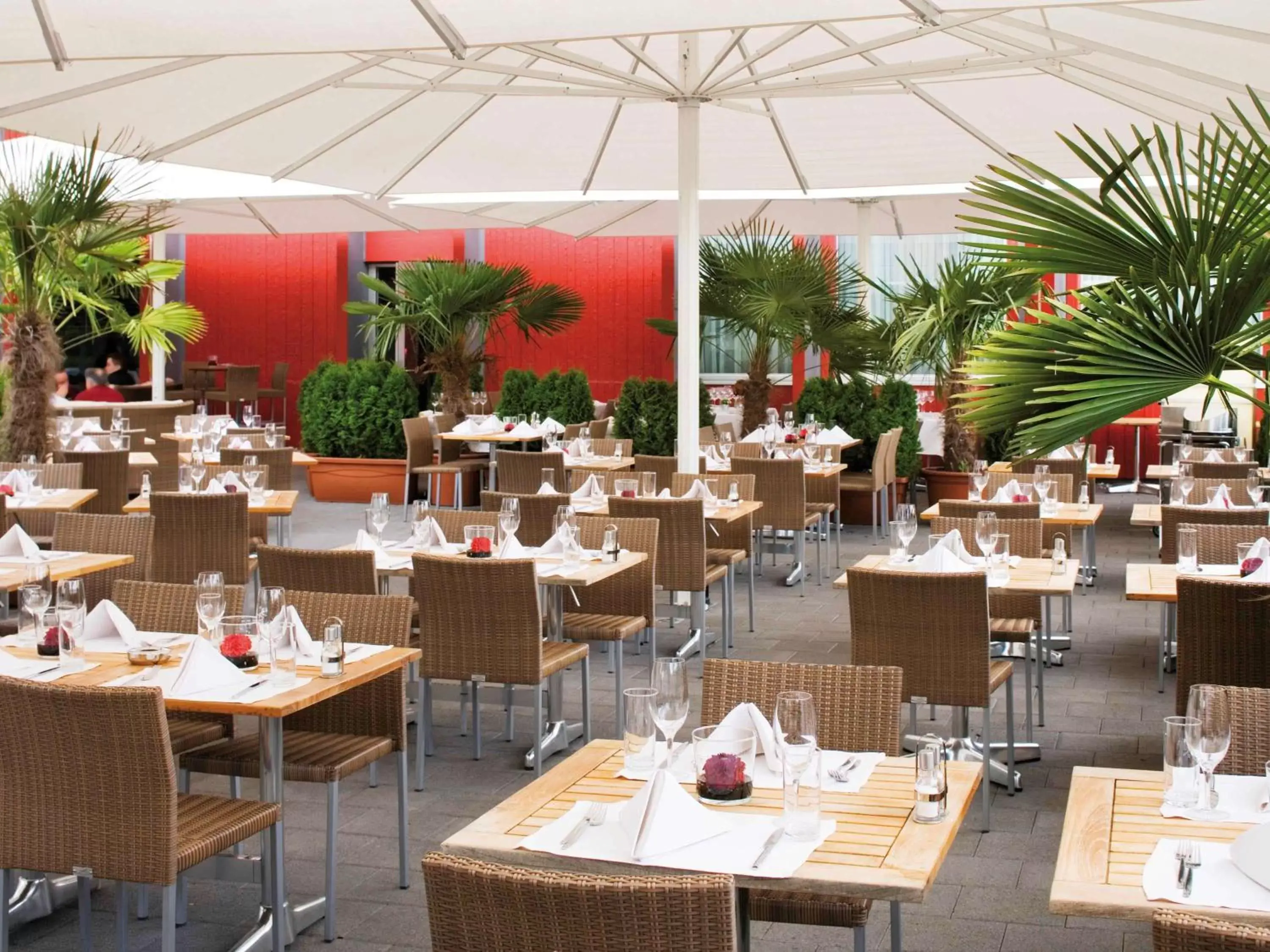 Restaurant/Places to Eat in Mövenpick Hotel Zurich Airport