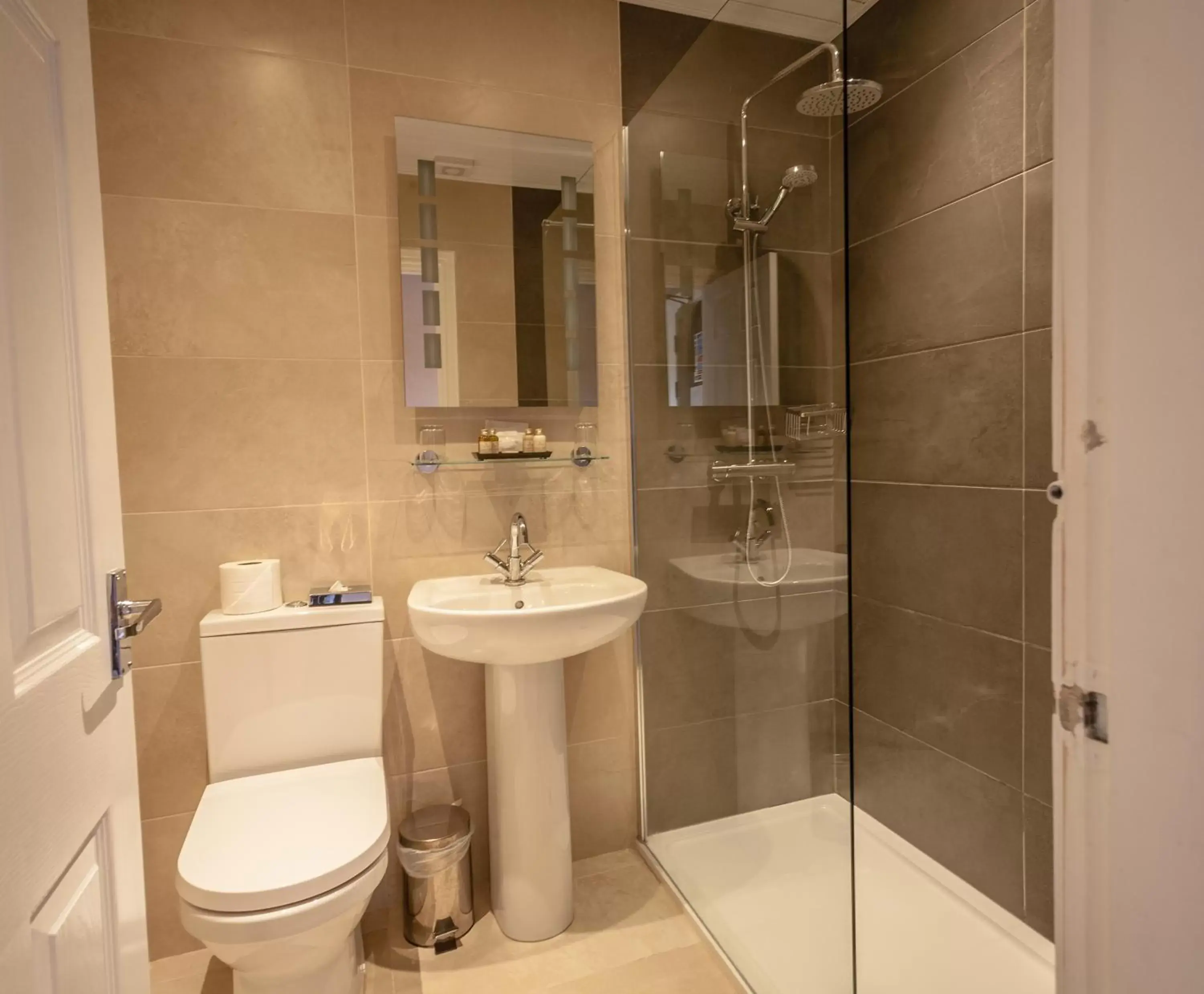 Bathroom in Glendower Hotel BW Signature Collection