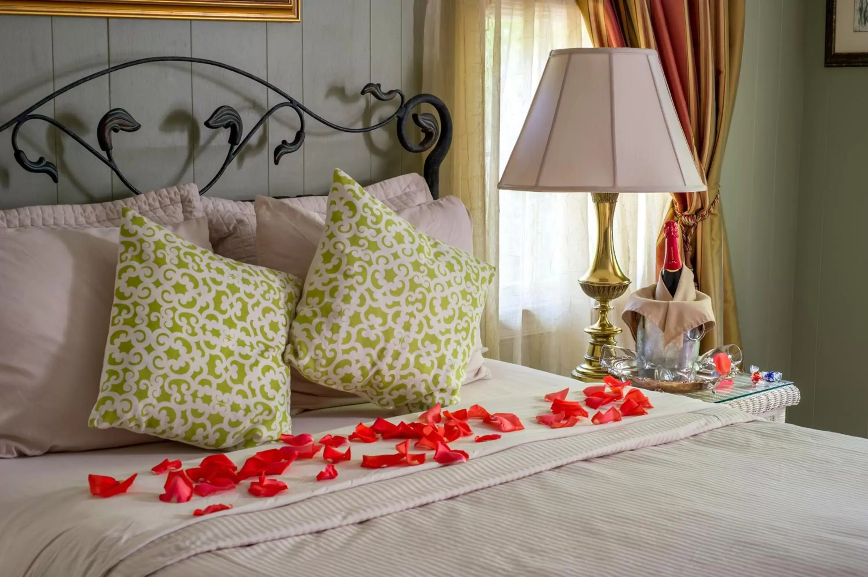 Decorative detail, Bed in The Stockade Bed and Breakfast