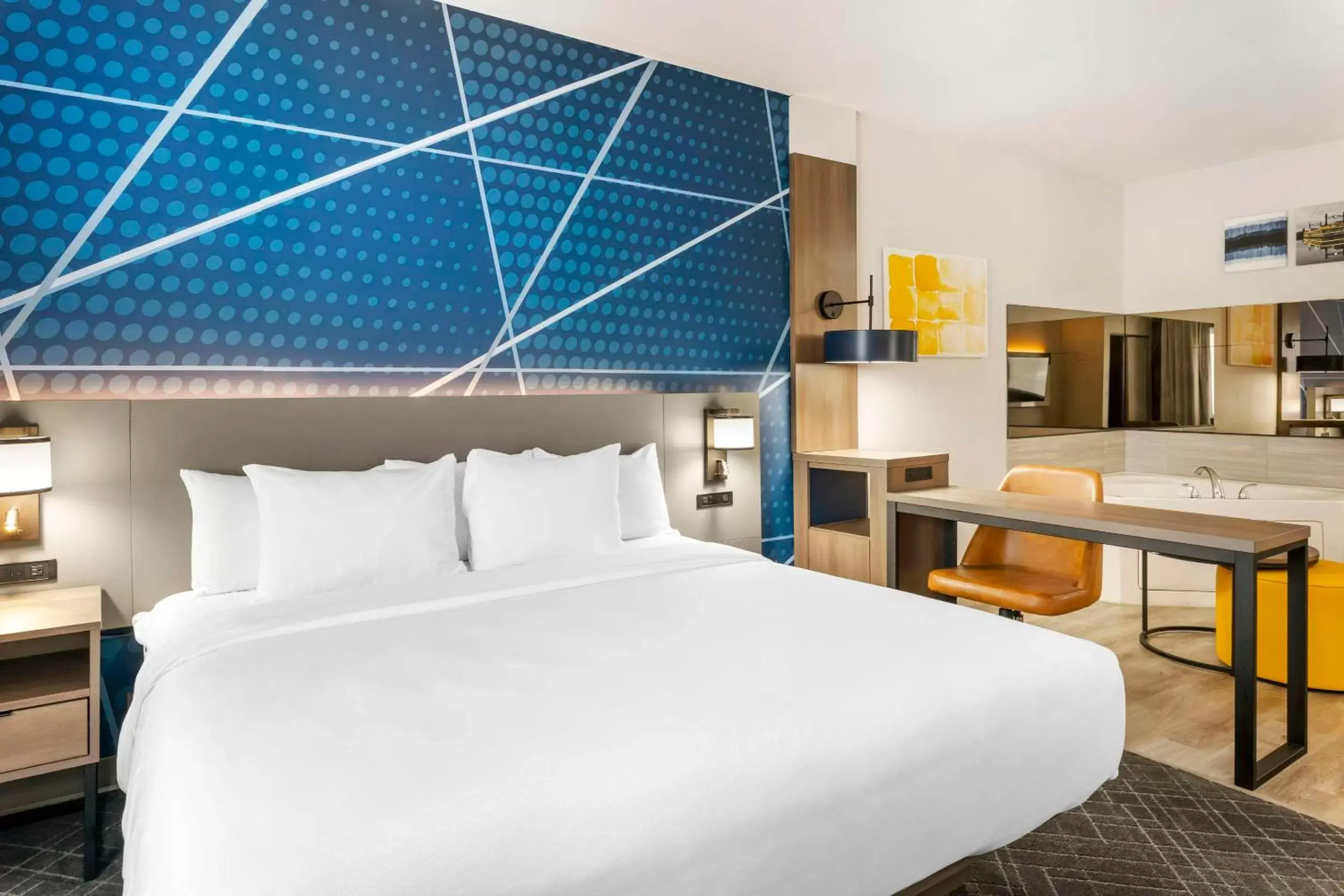 Bedroom, Bed in Comfort Suites Bedroom, Bed in Comfort Suites