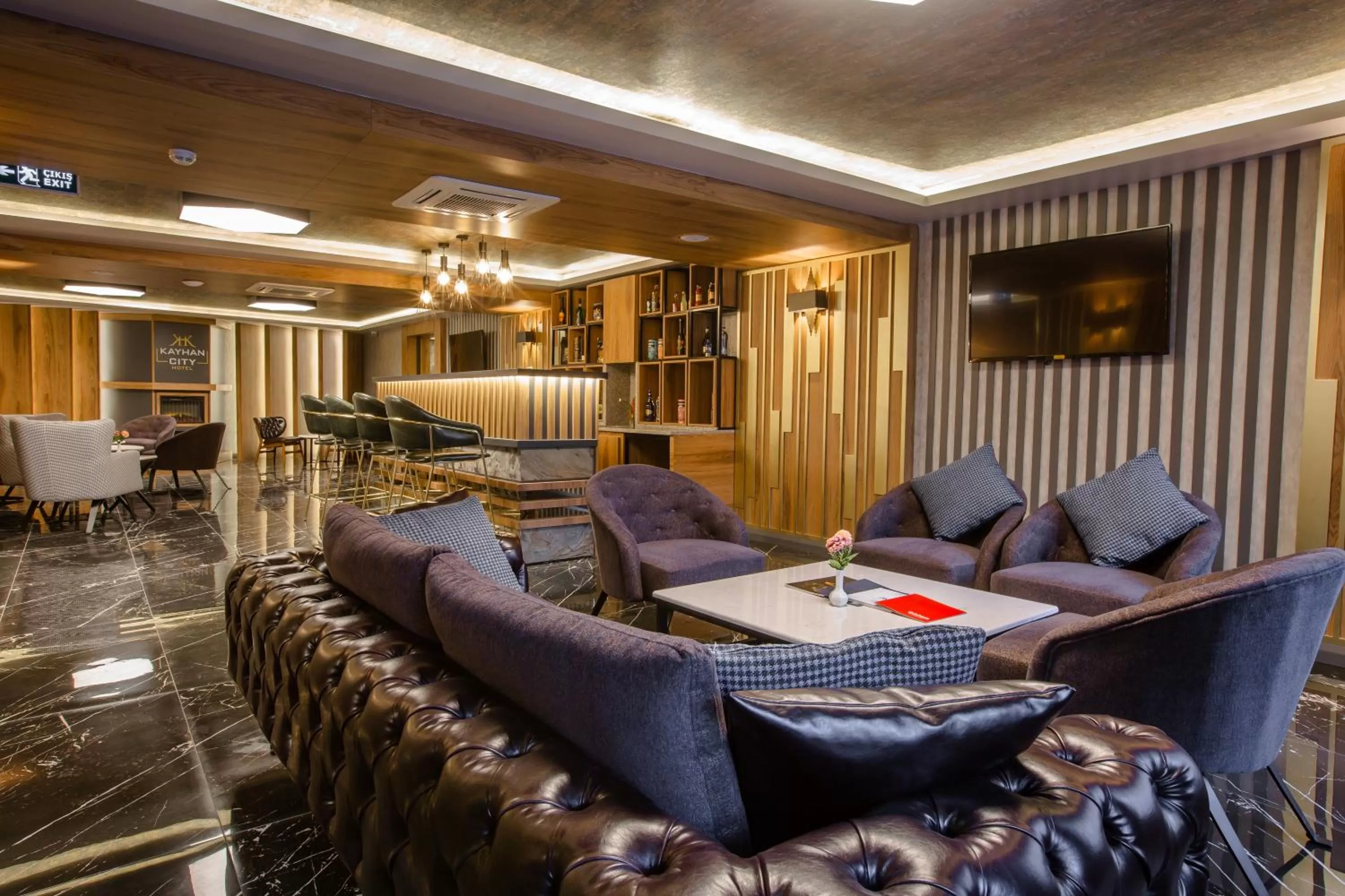 Seating area in Kayhan City Hotel