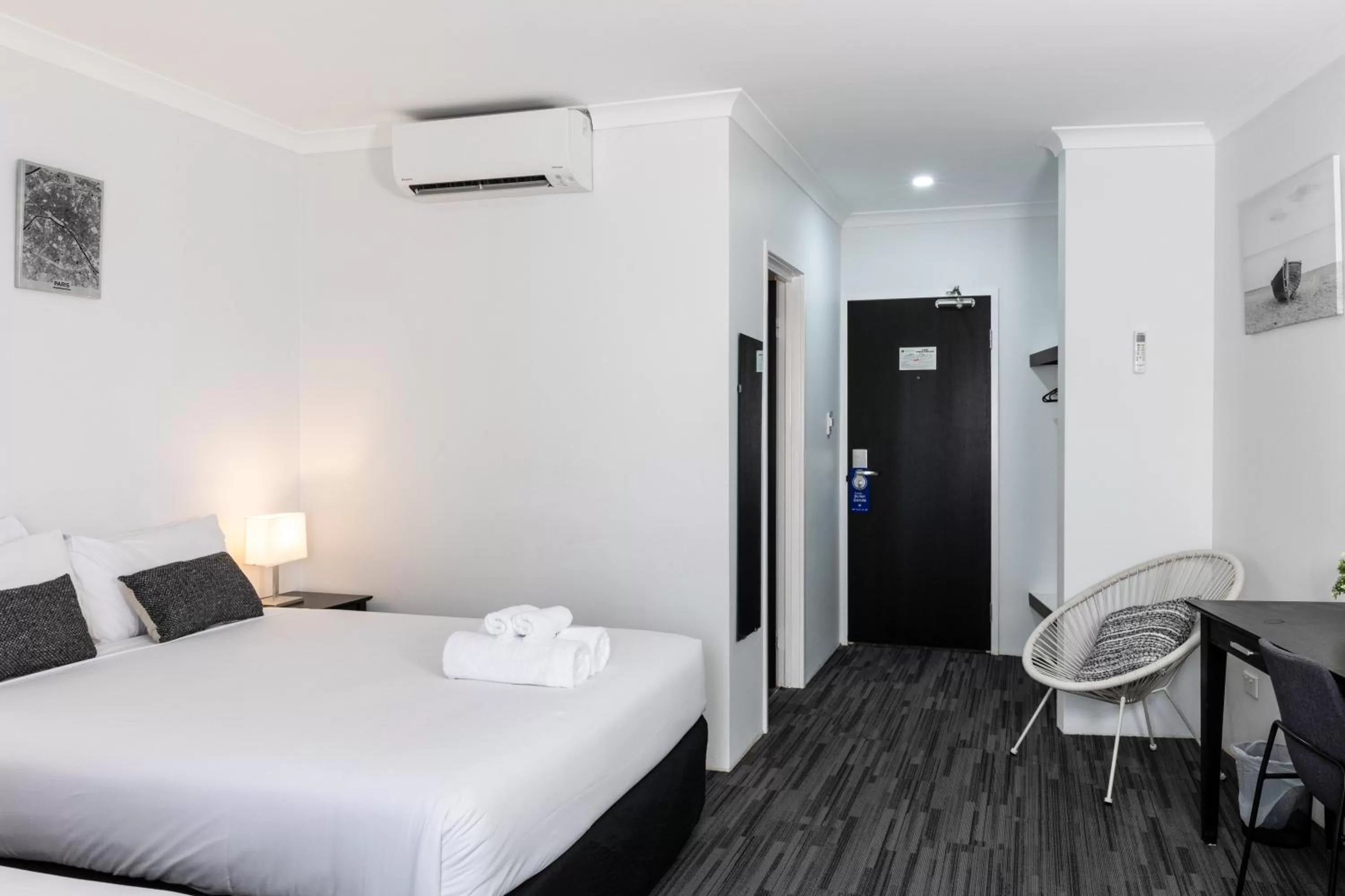 Bedroom, Bed in Joondalup City Hotel