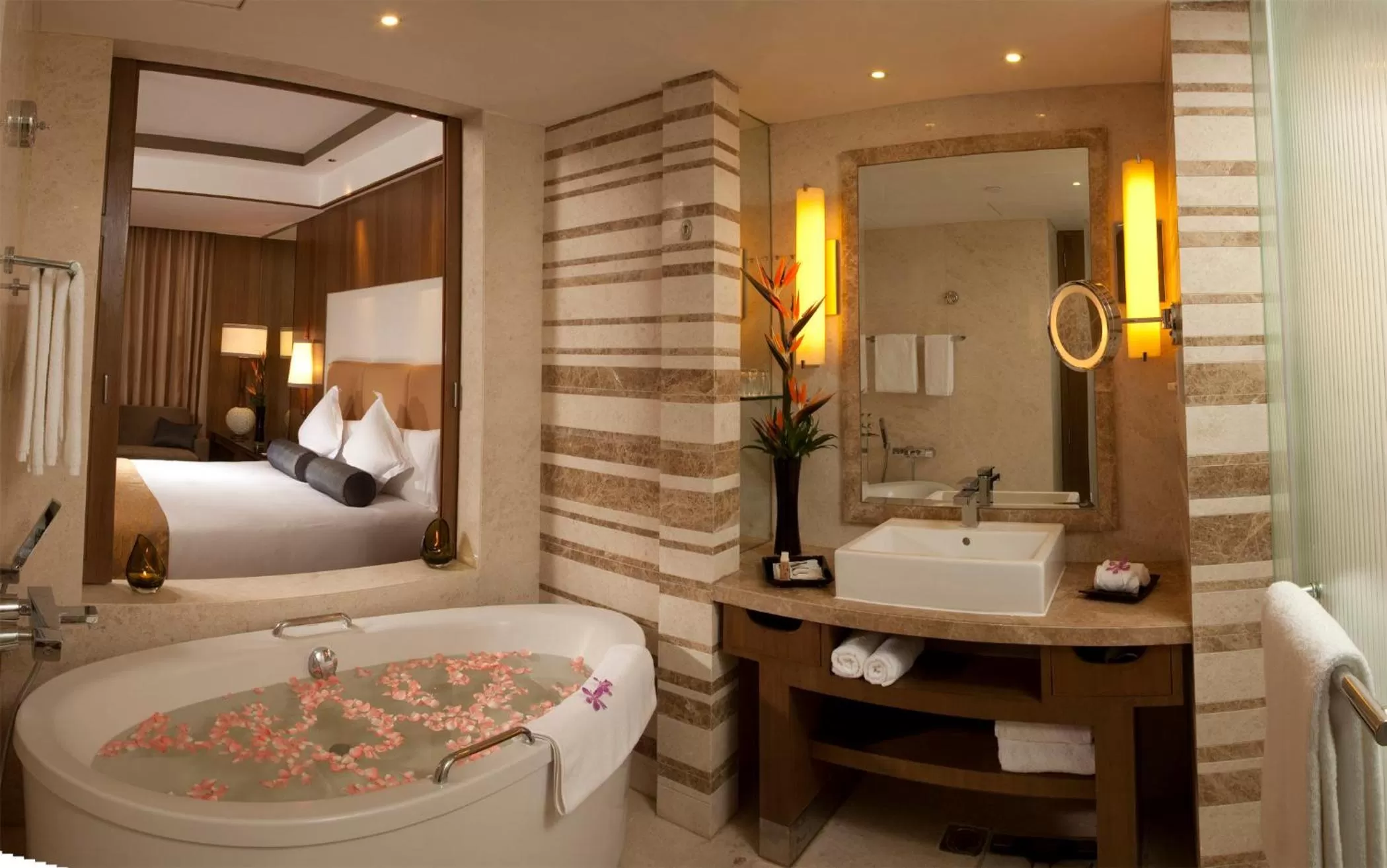 Bathroom, Bed in Crowne Plaza New Delhi Okhla by IHG