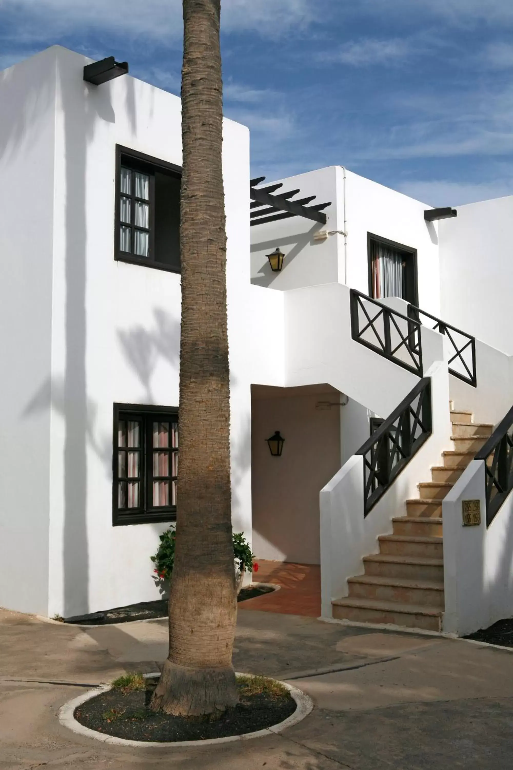 Facade/entrance, Property Building in Boutique Hotel H10 White Suites - Adults Only