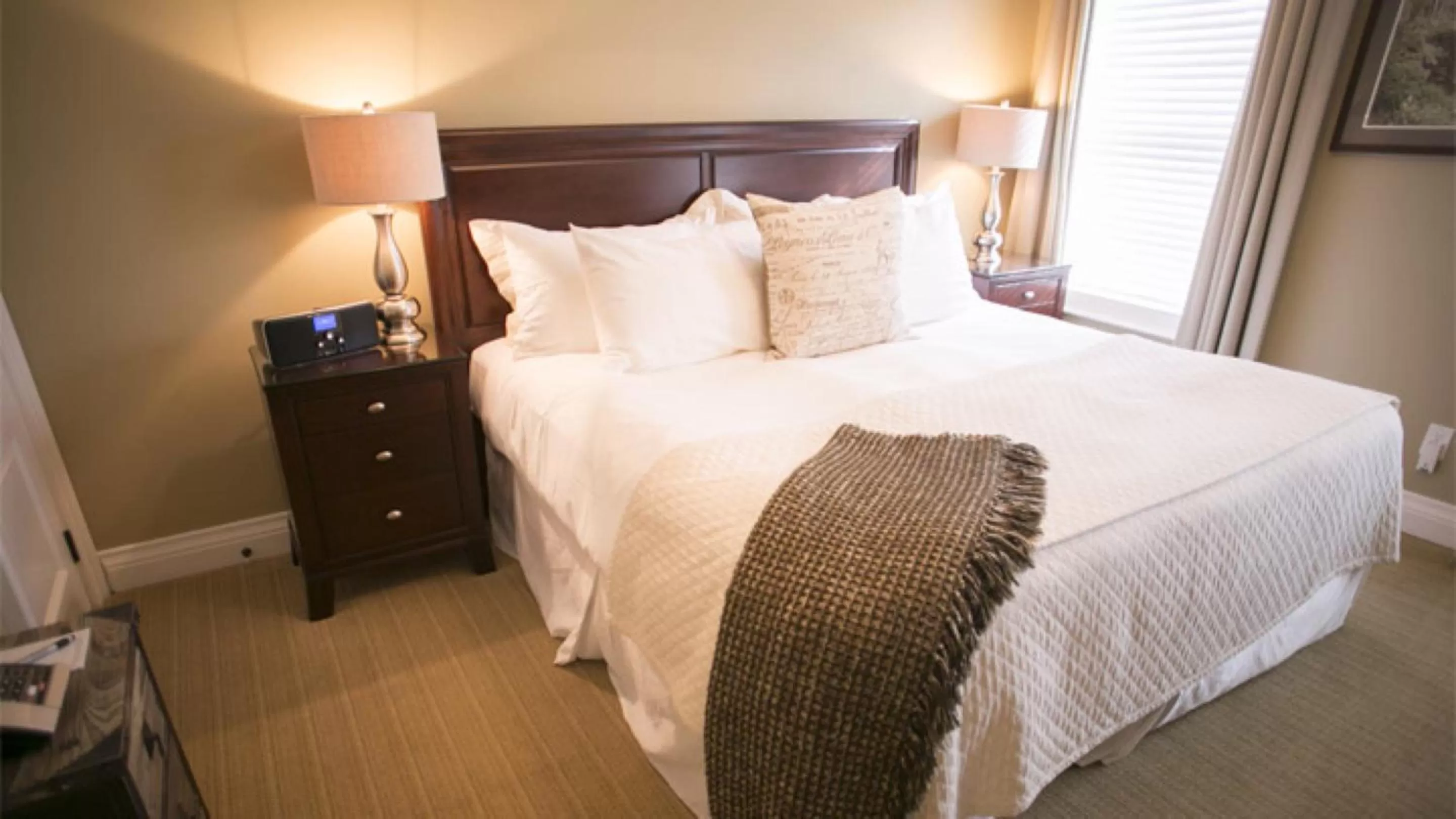 Bed in 124 on Queen Hotel & Spa