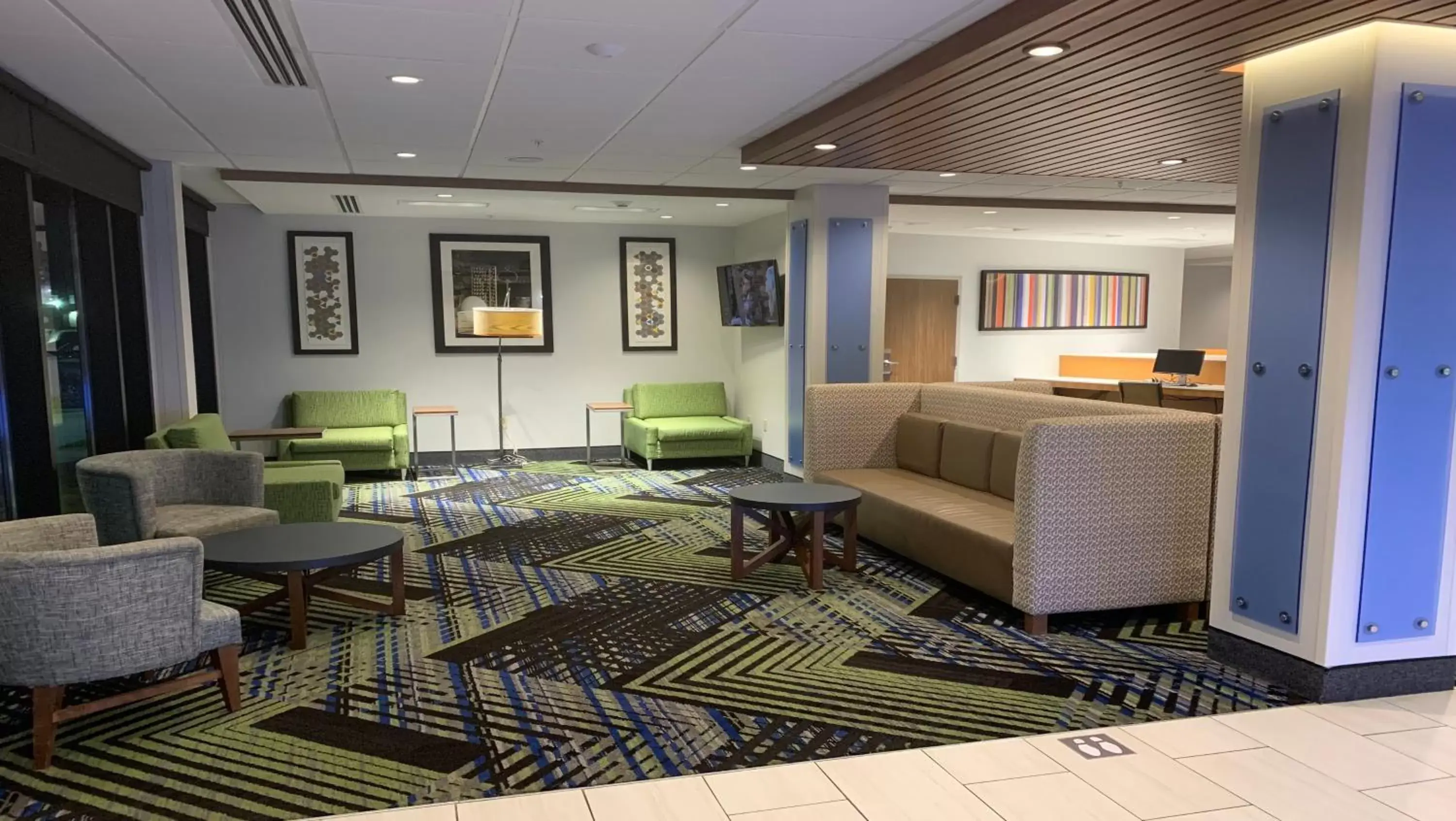 Property building, Lobby/Reception in Holiday Inn Express & Suites - Middletown, an IHG Hotel