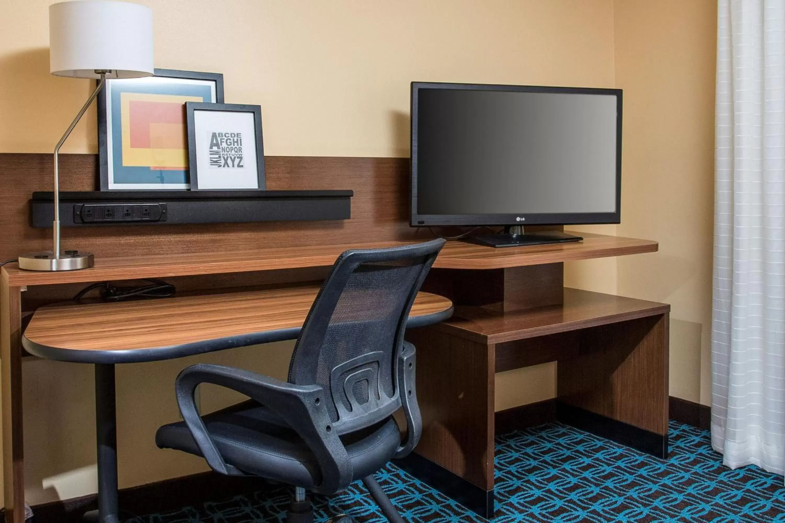 Photo of the whole room, Business Area/Conference Room in Fairfield Inn & Suites Ashland