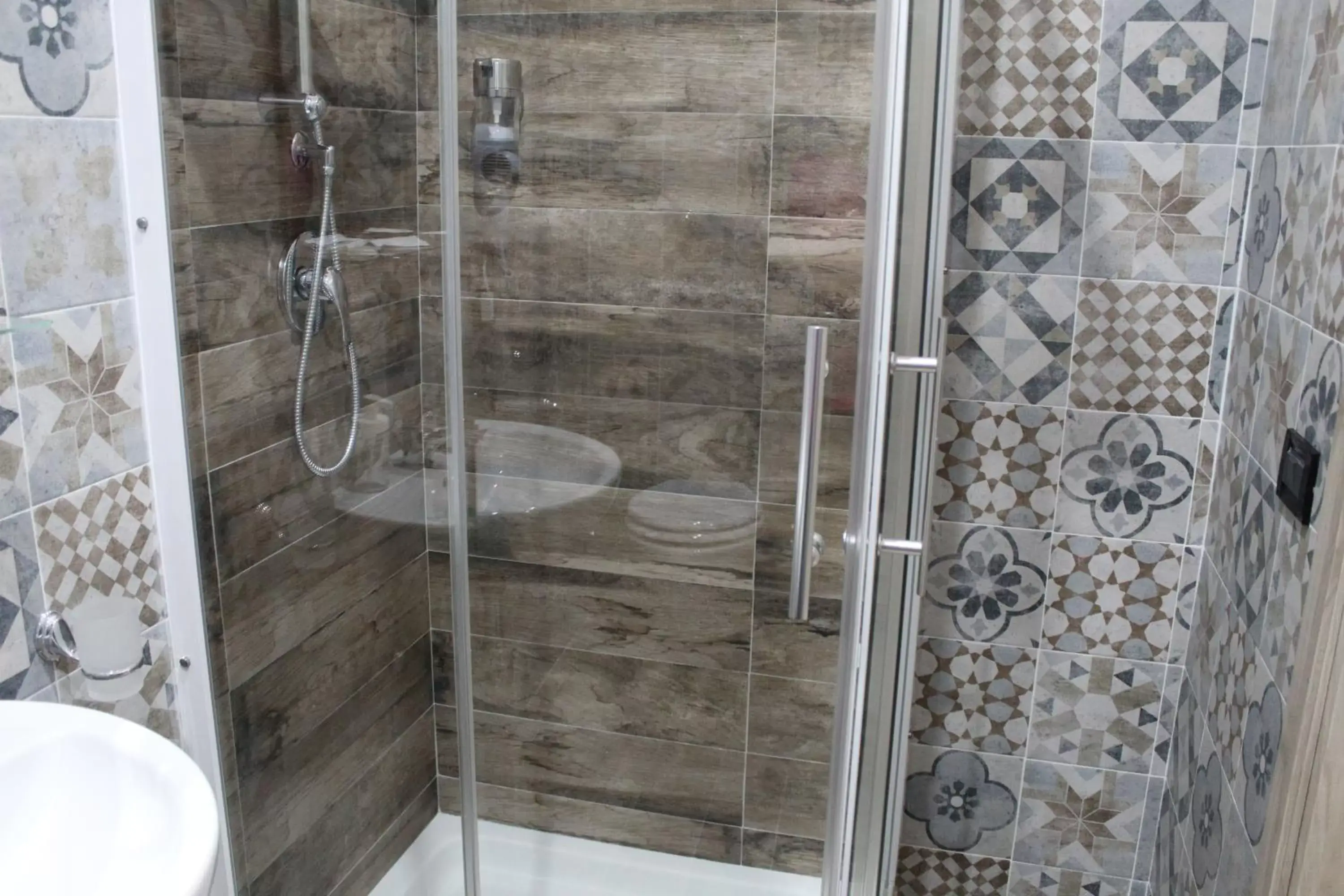 Shower, Bathroom in Royalty Rooms & Spa