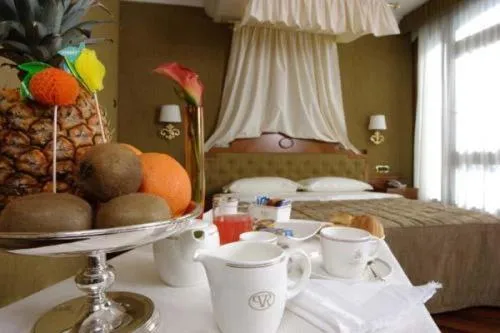 Food, Bed in Palazzo Rosenthal Vesuview Hotel & Resort