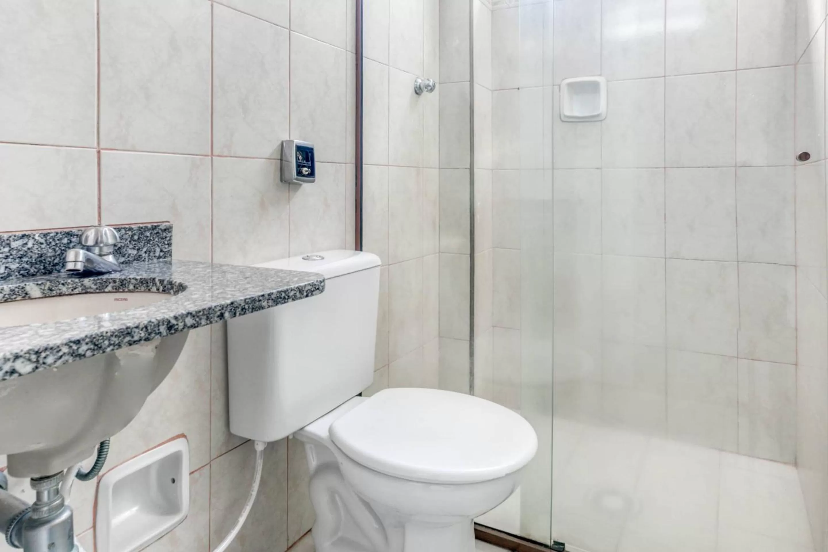 Bathroom in Hotel Park Leste, São Paulo