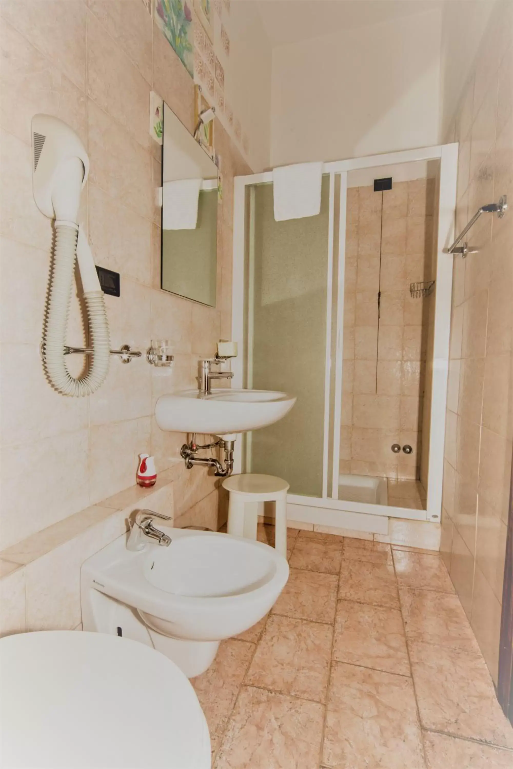 Bathroom in Hotel Porta Marmorea