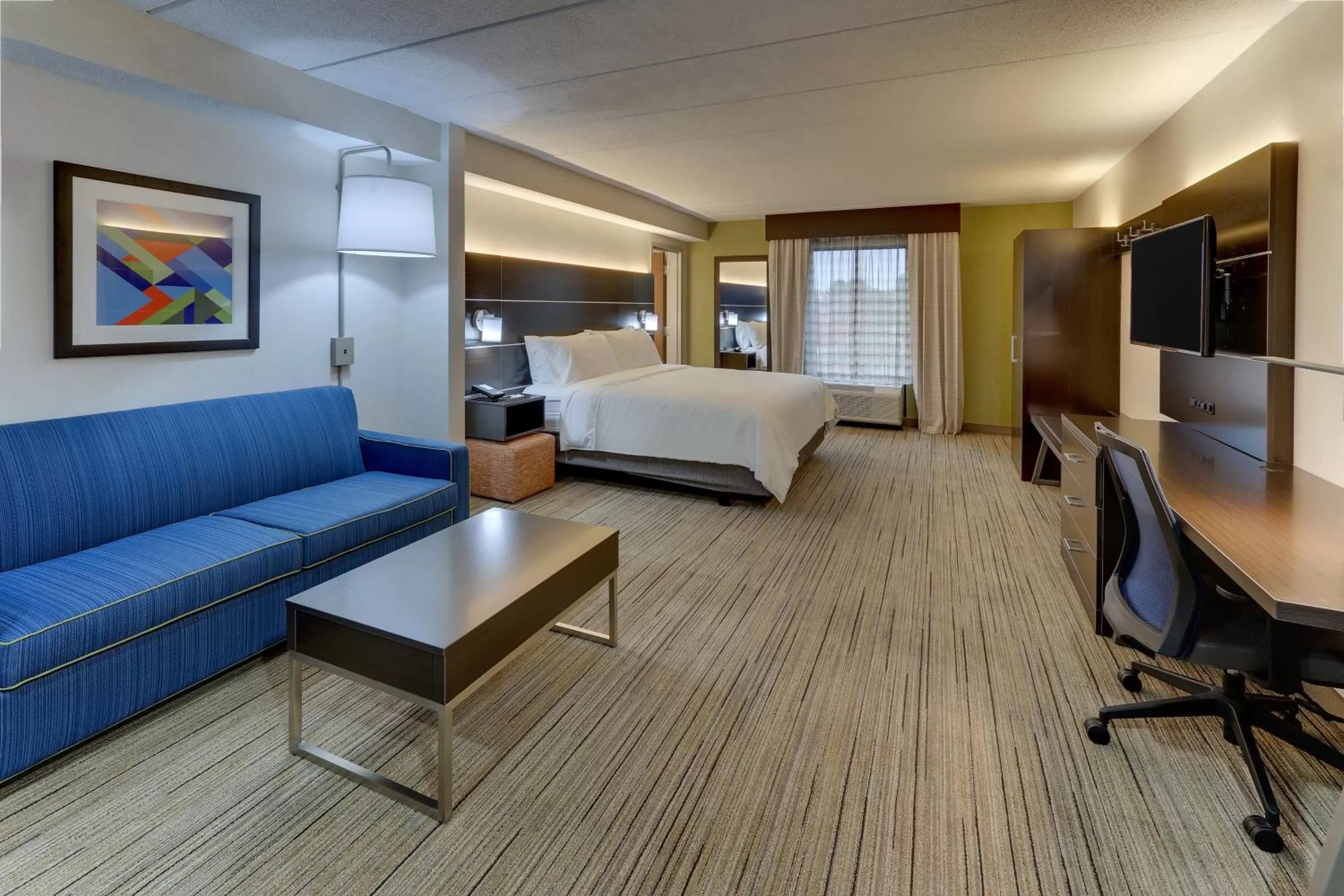 Photo of the whole room, Bed in Holiday Inn Express & Suites Troy by IHG