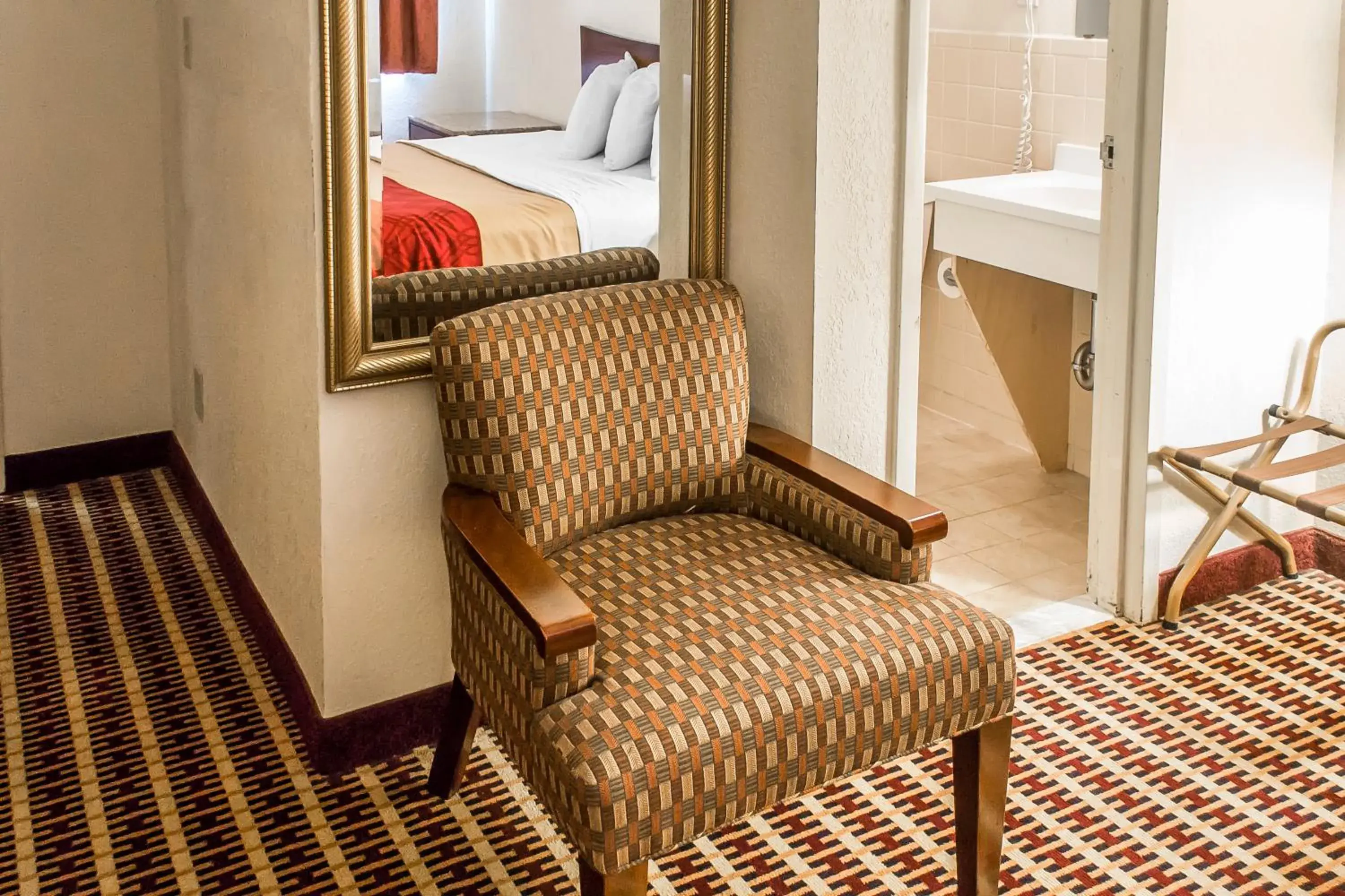 Standard Double Room in Economy Inn & Suites