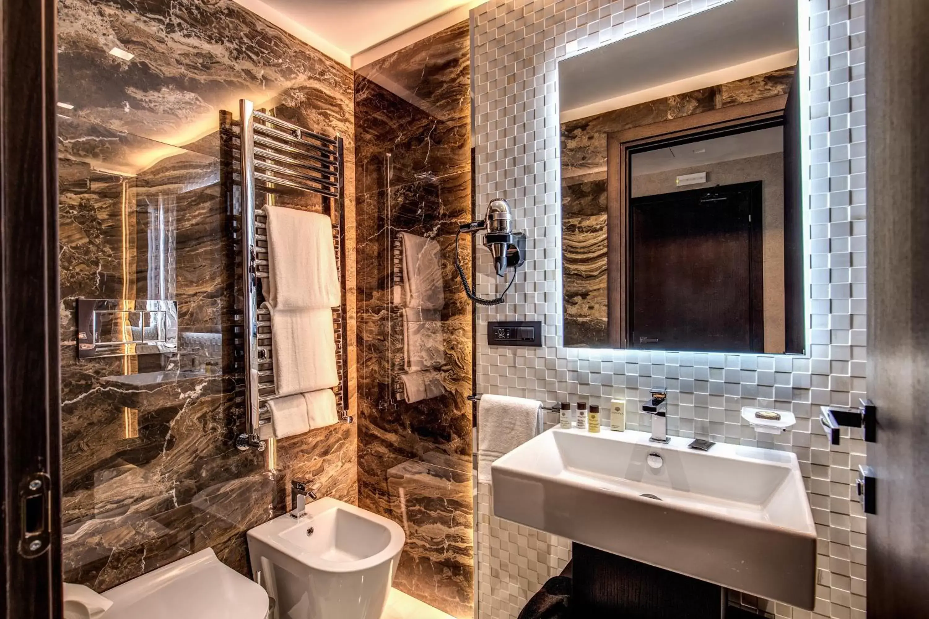 Bathroom in Prassede Palace Hotel