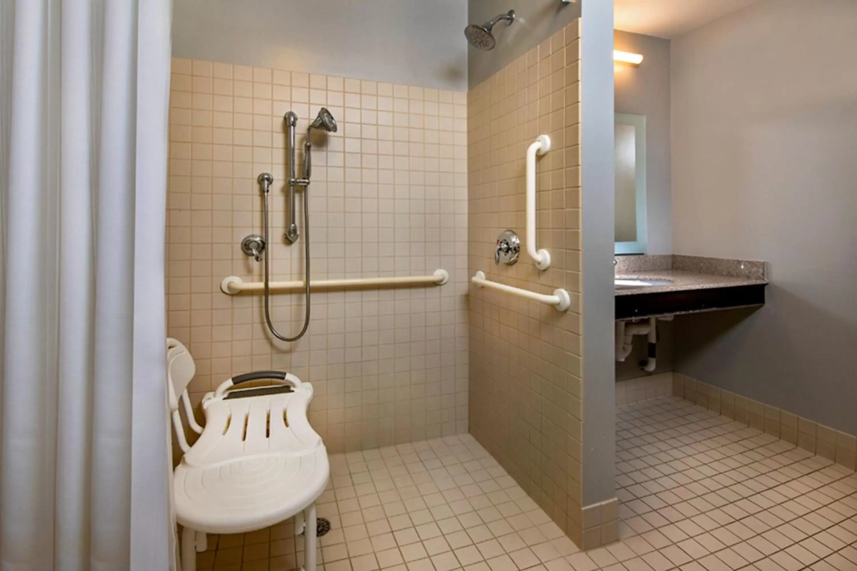 Bathroom in TownePlace Suites by Marriott Frederick
