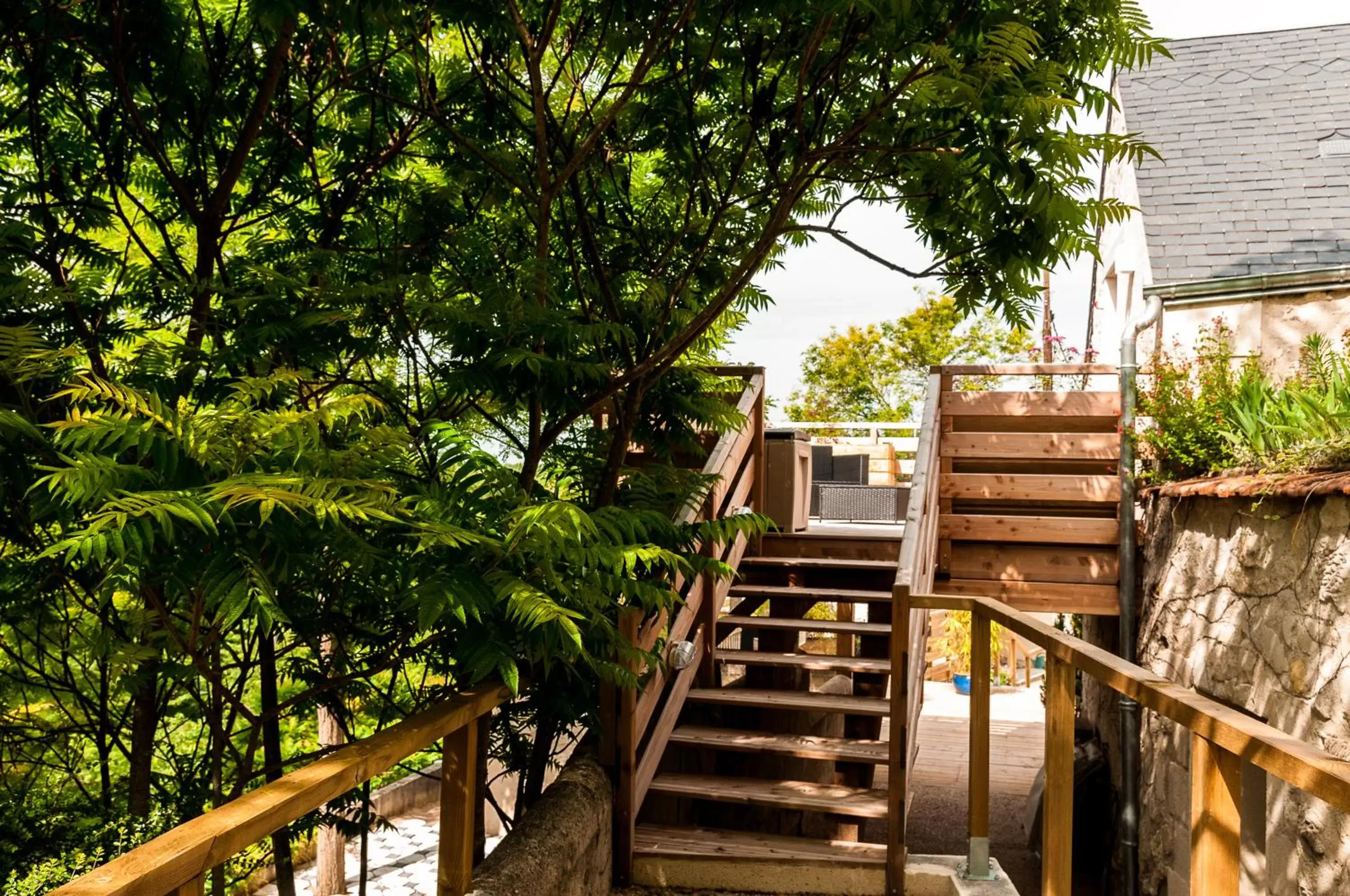 Balcony/Terrace in Logis Hôtels Troglododo