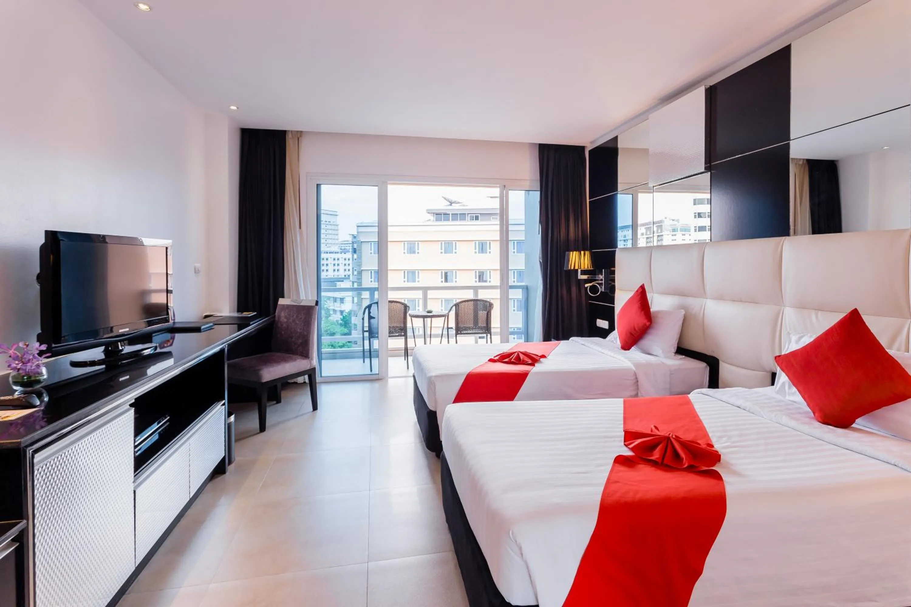 Balcony/Terrace, Bed in Nova Platinum Hotel